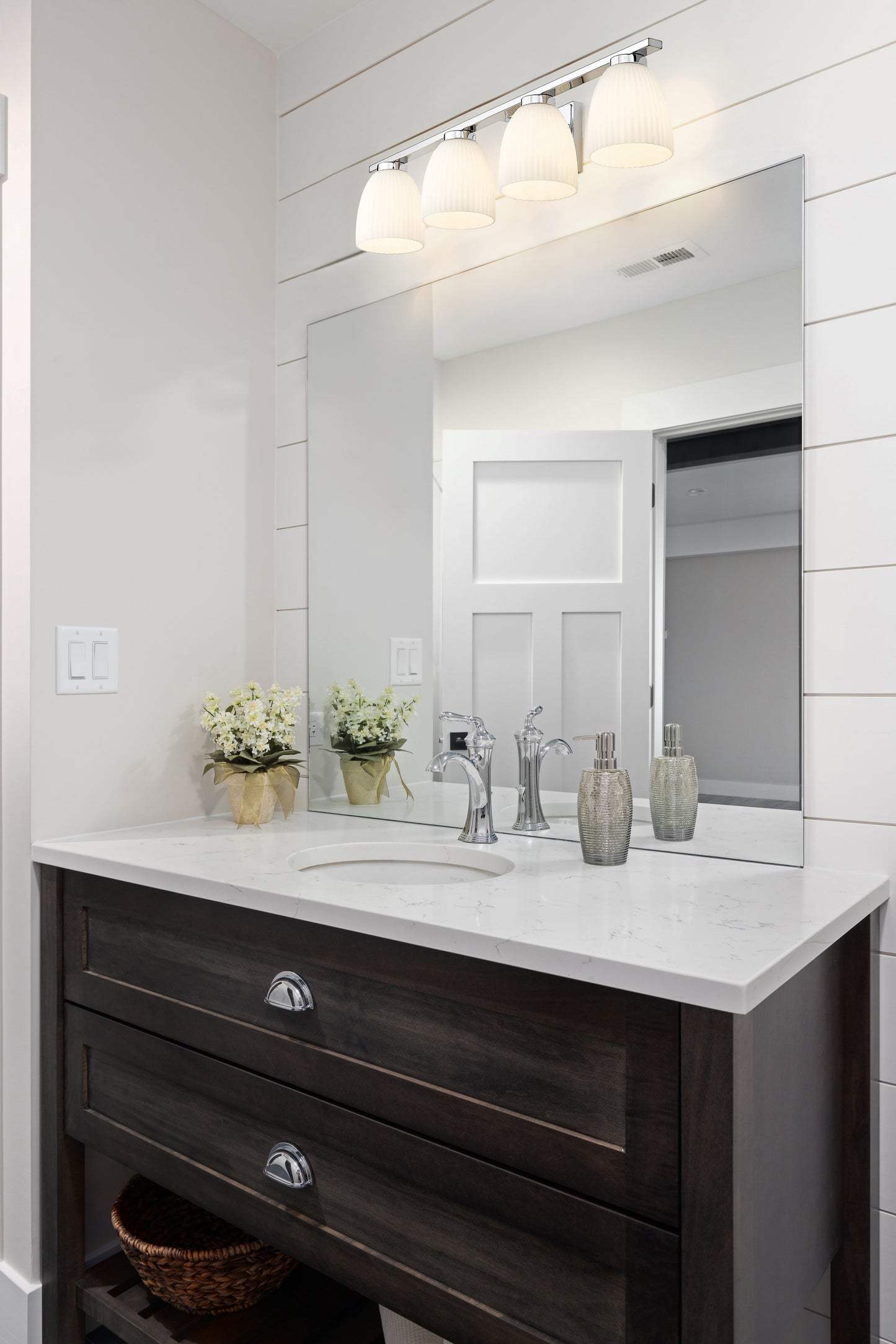 7518-4V-CH - Naya 4 Light 32" Vanity - Chrome
