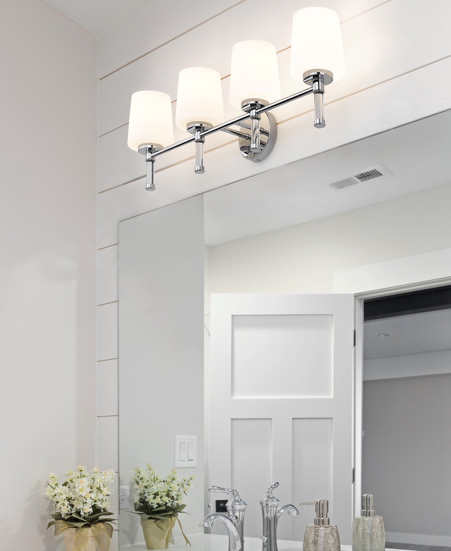 7700-4V-CH - Henri 4 Light 32" Vanity - Chrome
