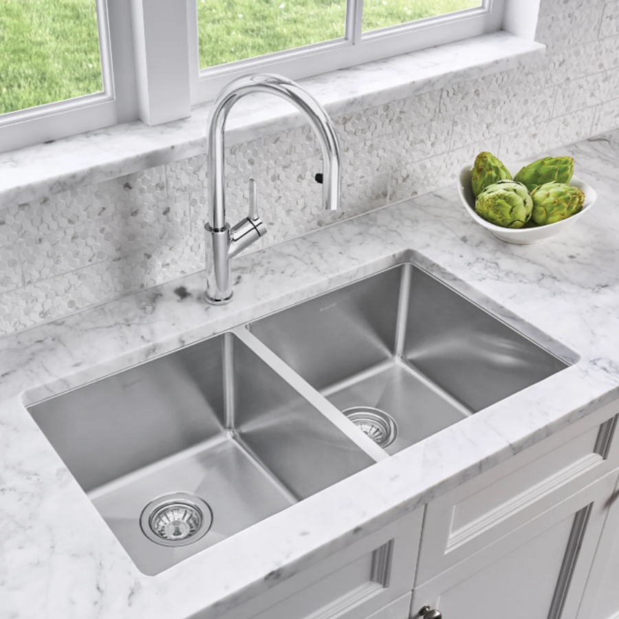 443149 - Quatrus R15 32" 50/50 Double Bowl Undermount Stainless Steel Kitchen Sink