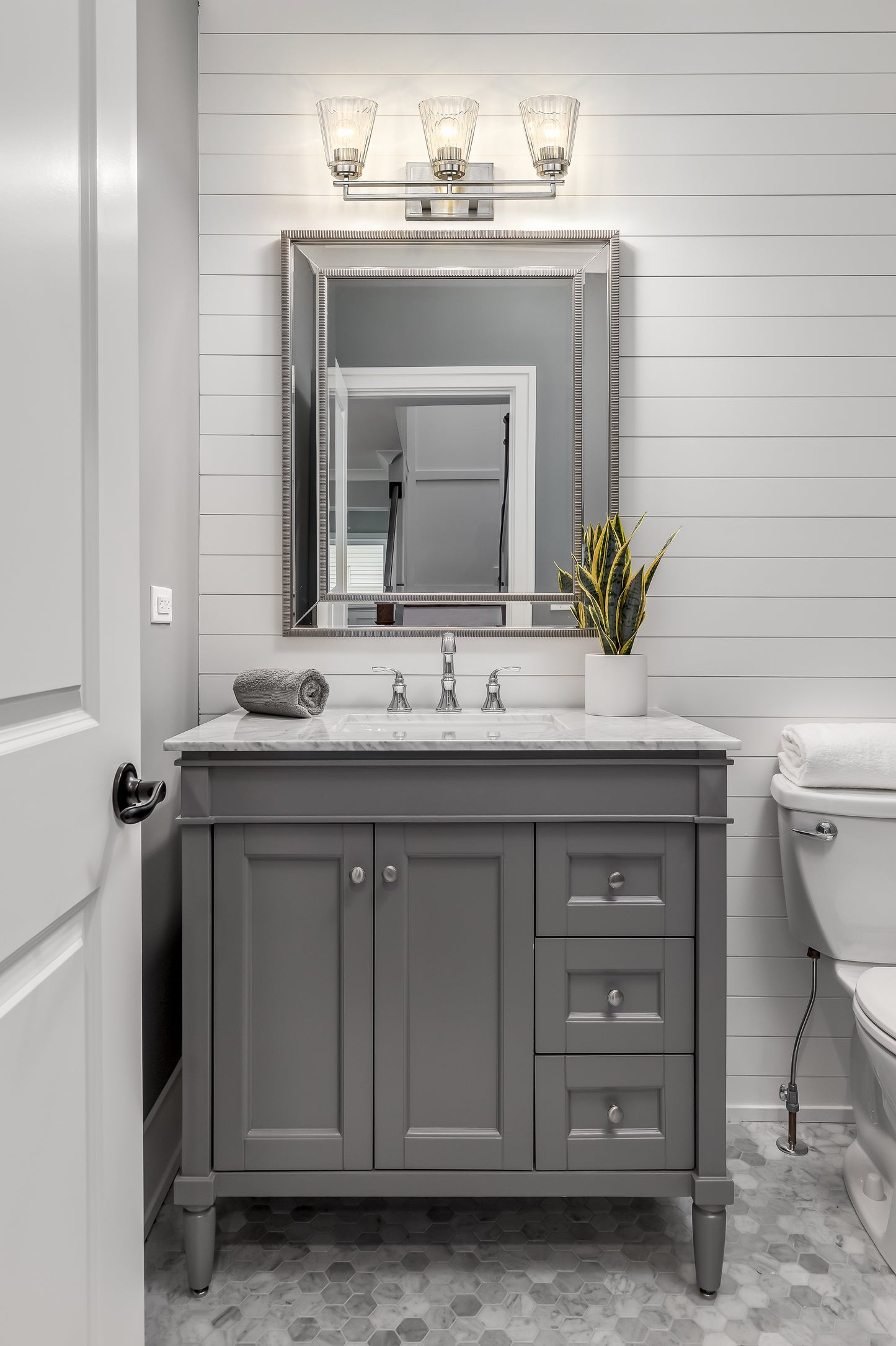 823-3V-BN - Lyna 3 Light 22" Vanity - Brushed Nickel