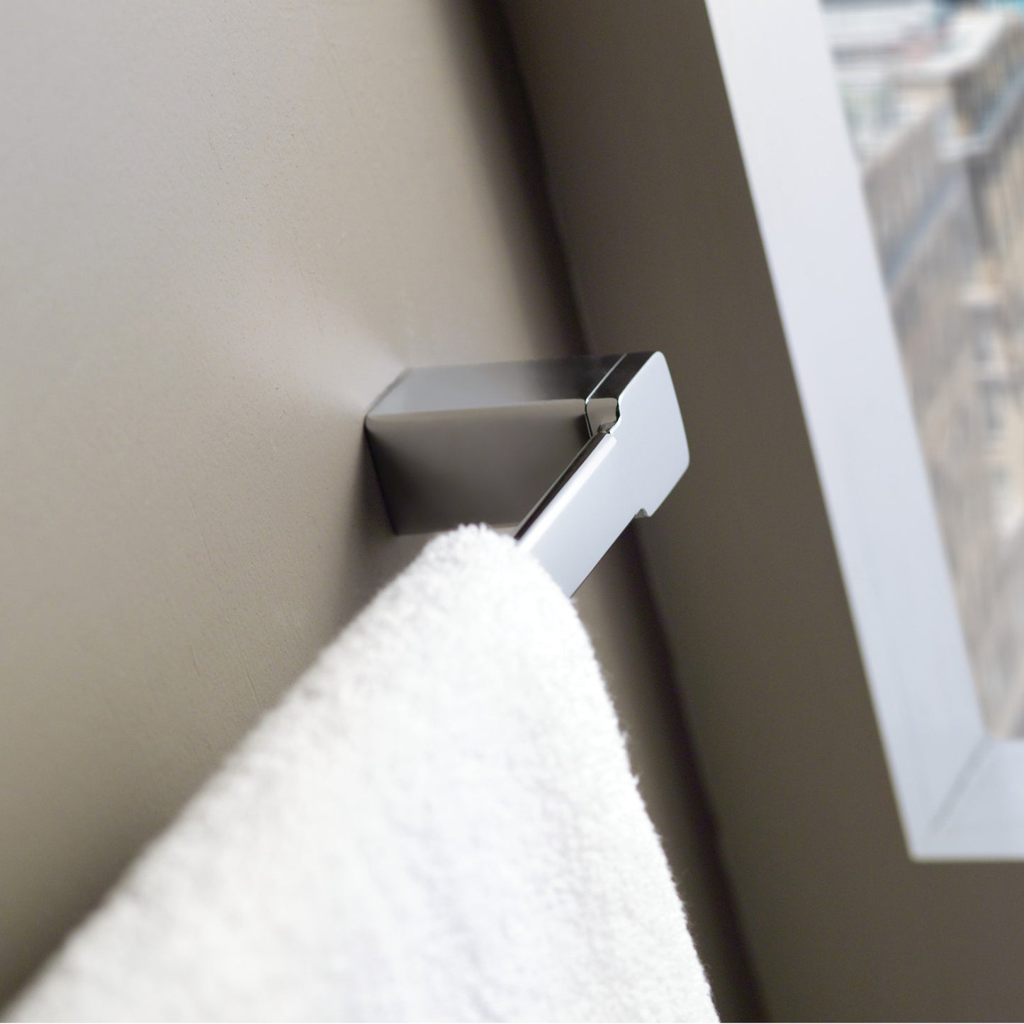 YB8818CH - 18" 90 Degree Towel Bar - Chrome