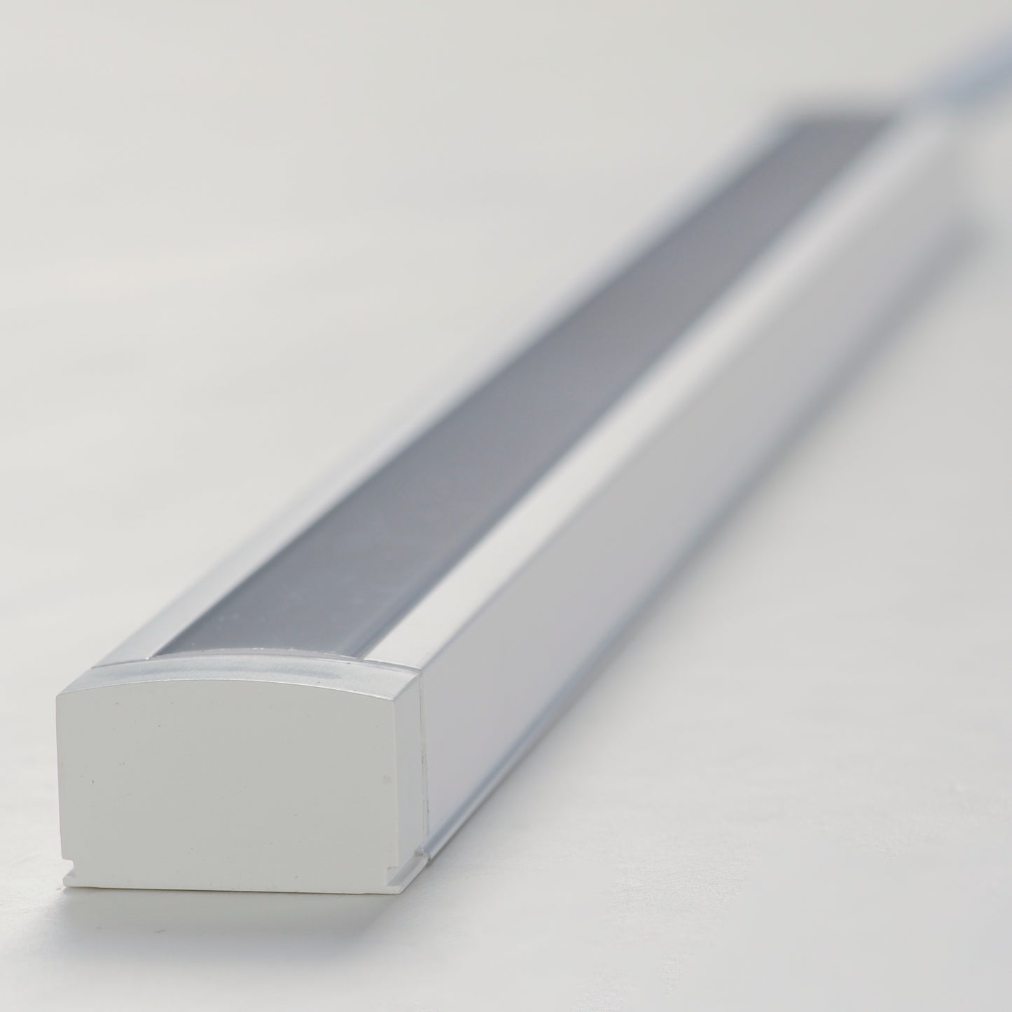 88953WT - CounterMax 120V Slim 24" LED UC White Tunable - White