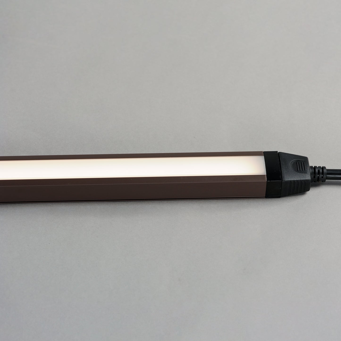 88954BZ - CounterMax 120V Slim 30" LED UC White Tunable - Bronze
