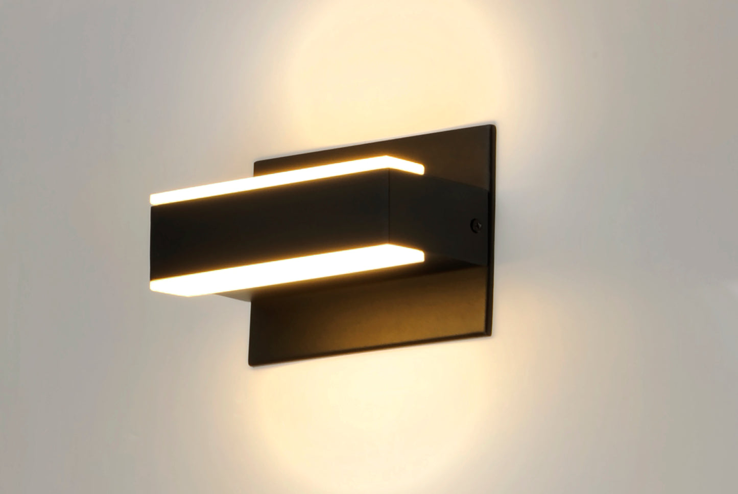 E23210-90BK - Omni 7" LED Wall Sconce - Black