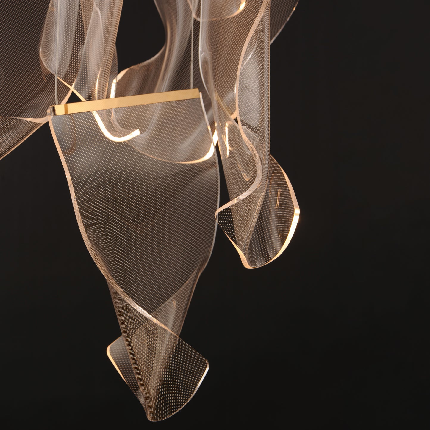 E24875-133FG - 6 Light Rinkle 22" Chandelier - French Gold