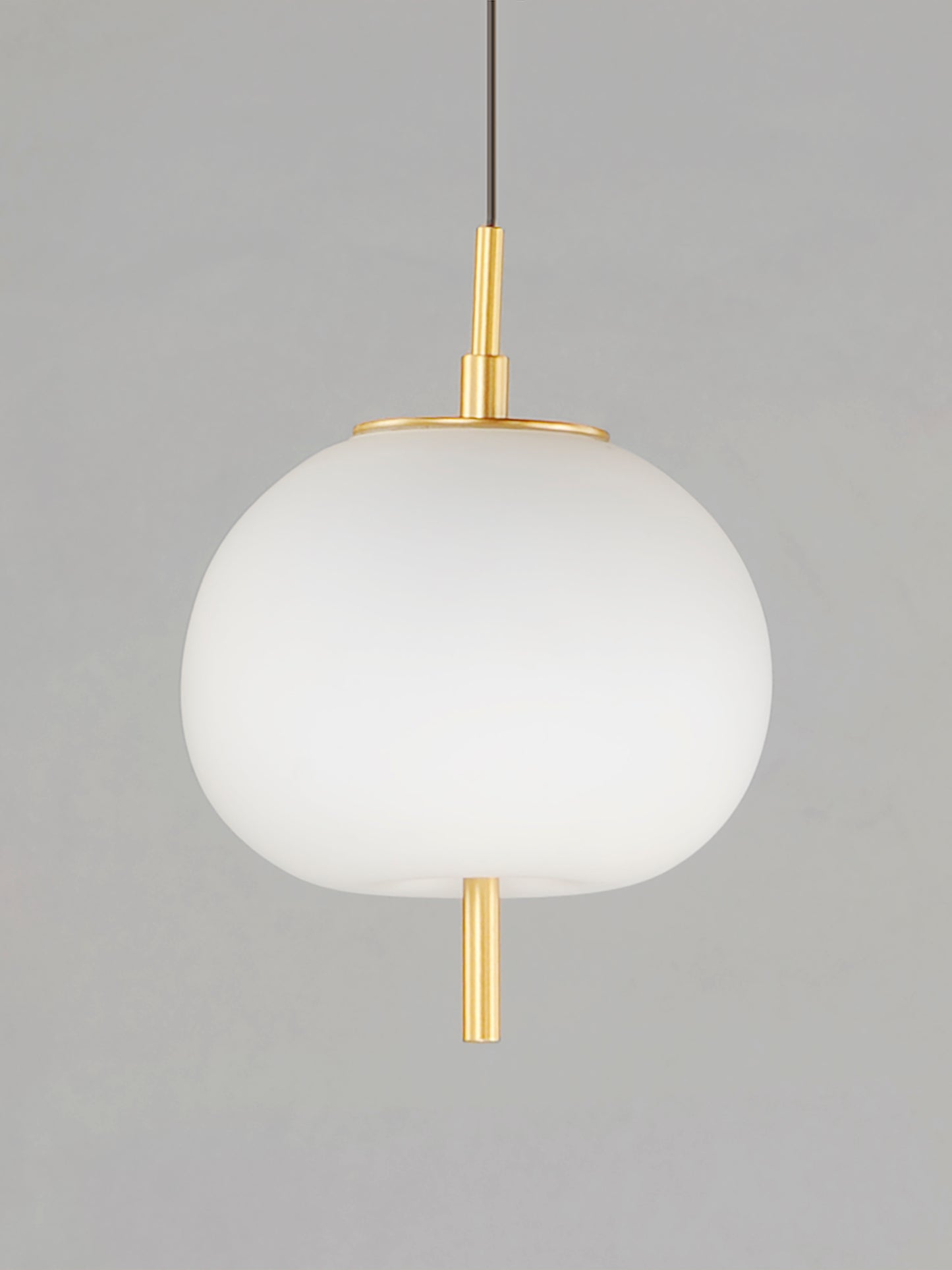 E25111-92BKGLD - Quest 9.25" Pendant - Black / Gold