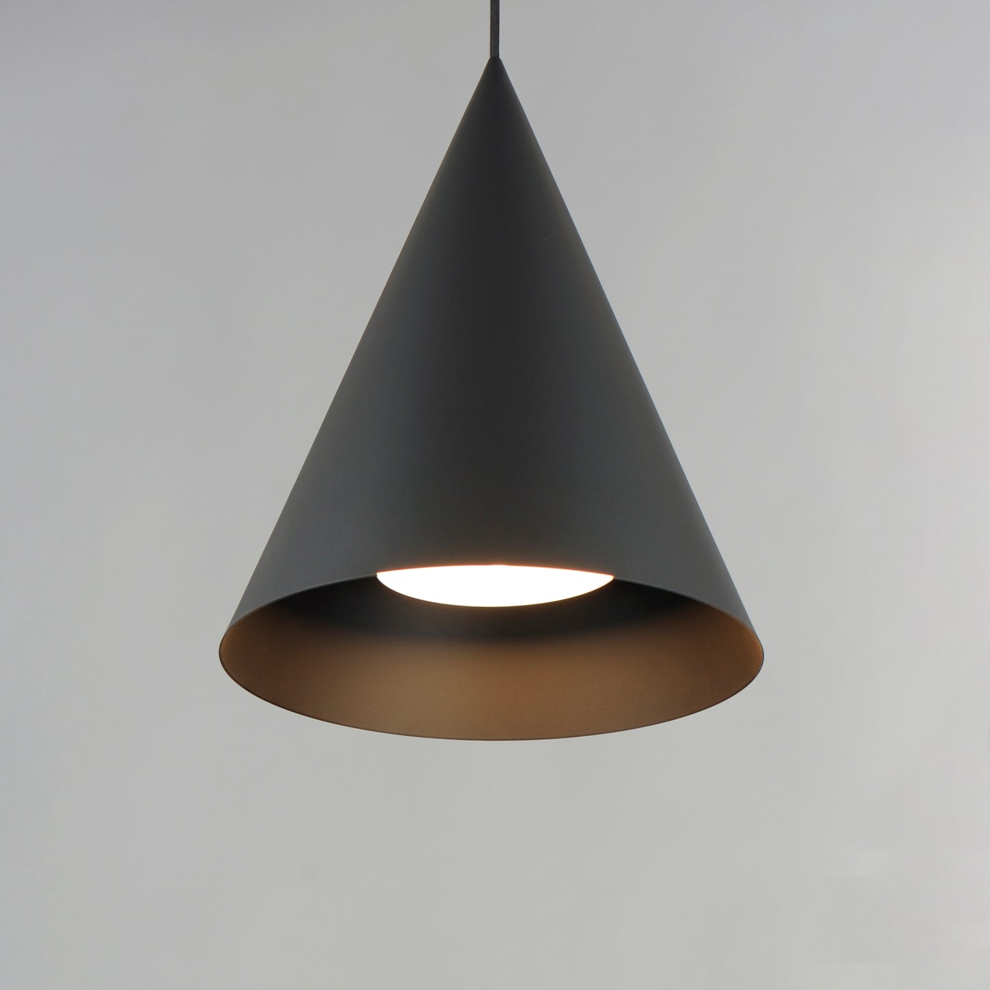 E34501-BK - Pitch 17" Pendant - Black