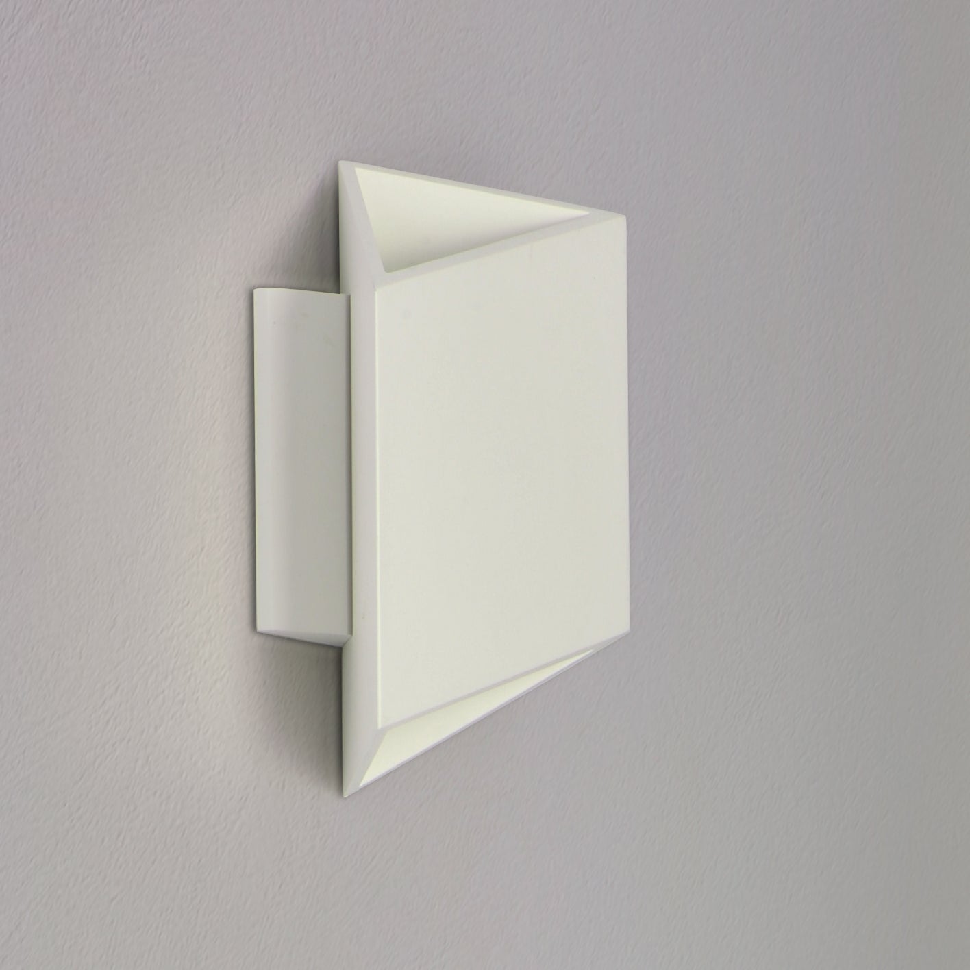 E41373-WT - Alumilux Facet 8.5" Outdoor Wall Sconce - White