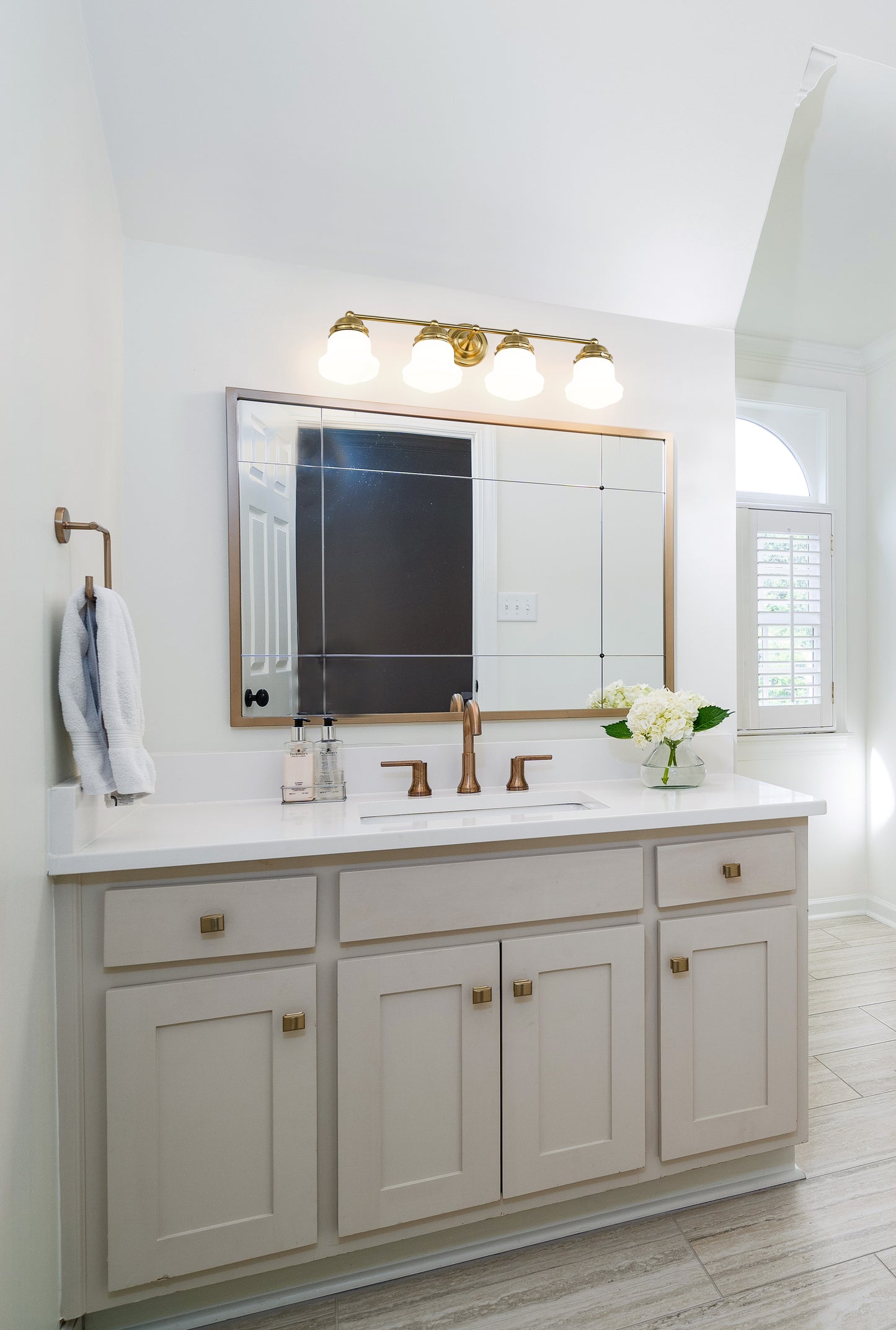 735-4V-LG - Vaughn 4 Light 32" Vanity - Luxe Gold