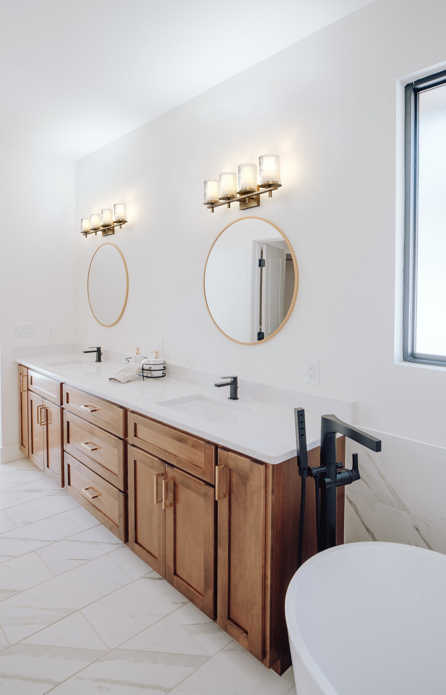1949-4V-MGLD - Grayson 4 Light 31" Vanity - Modern Gold