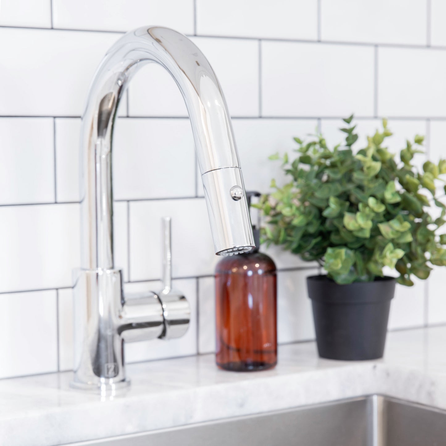 DNT-KF-CH - Dante Kitchen Faucet in Chrome