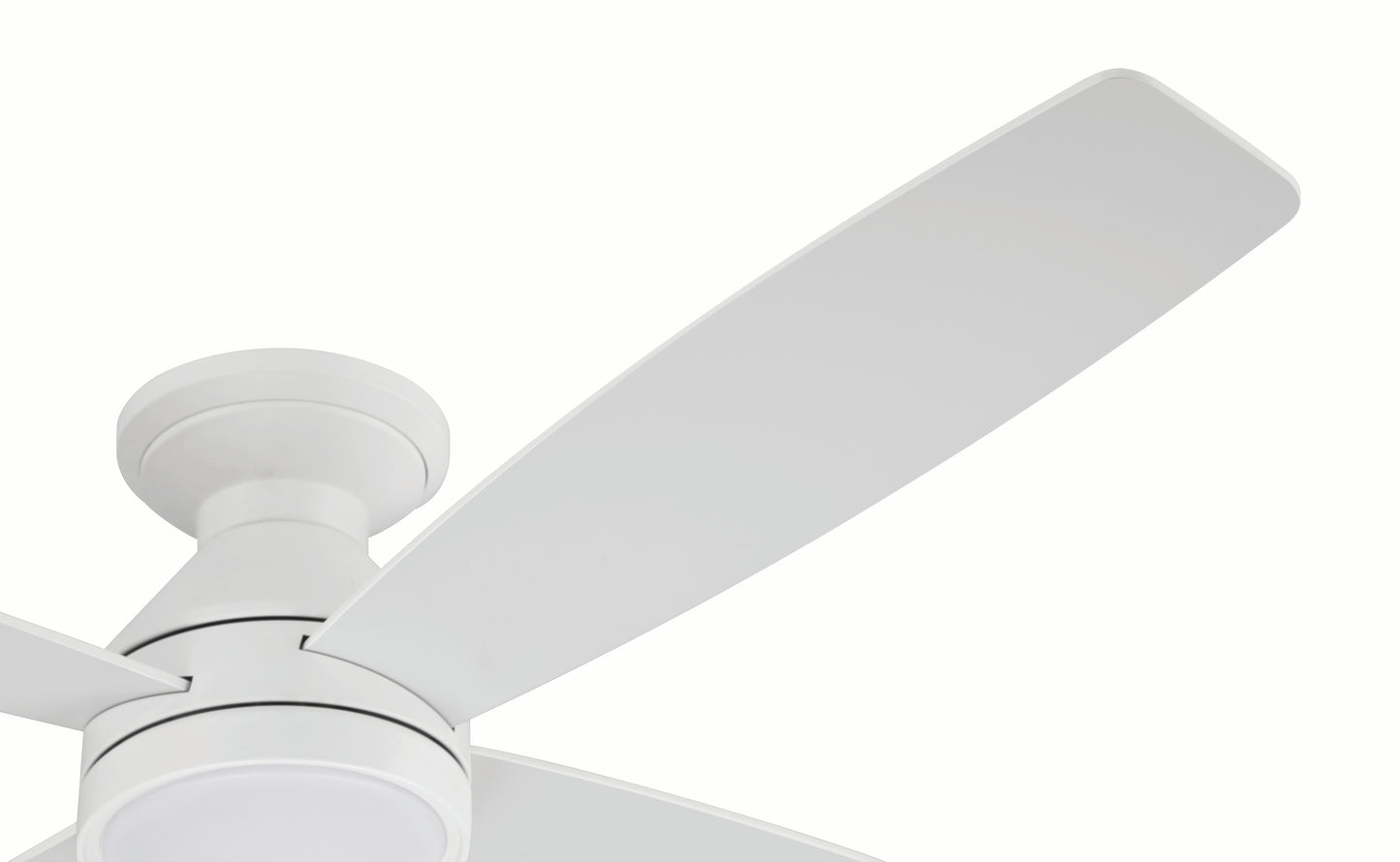 DMC52W4 - DeMarco 52" 4-blade Ceiling Fan Indoor/Outdoor Damp Rated 52" 4 Blade Indoor Outdoor Ceiling Fan with Light Kit - White