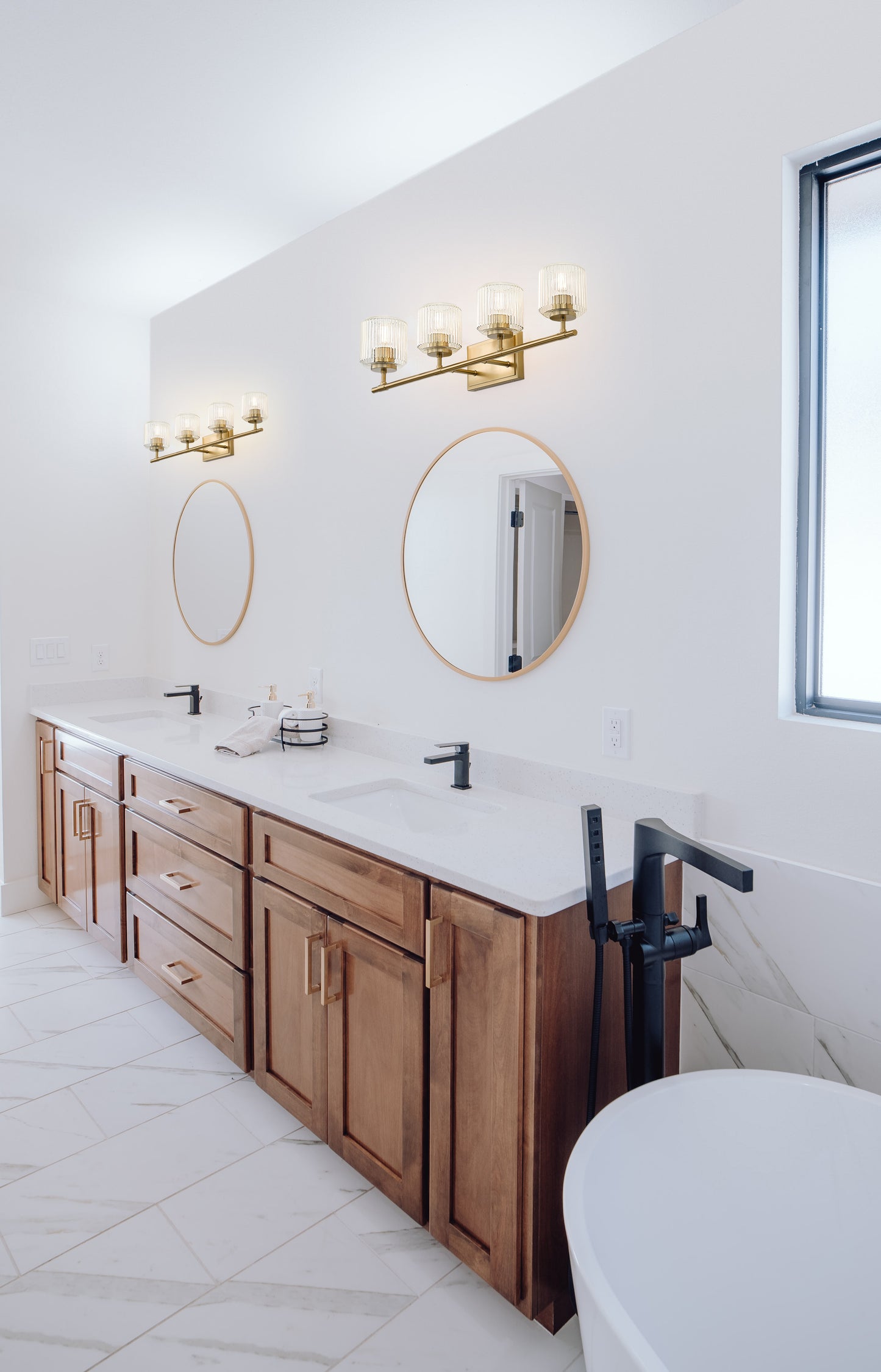7515-4V-MGLD - Landon 4 Light 32" Vanity - Modern Gold