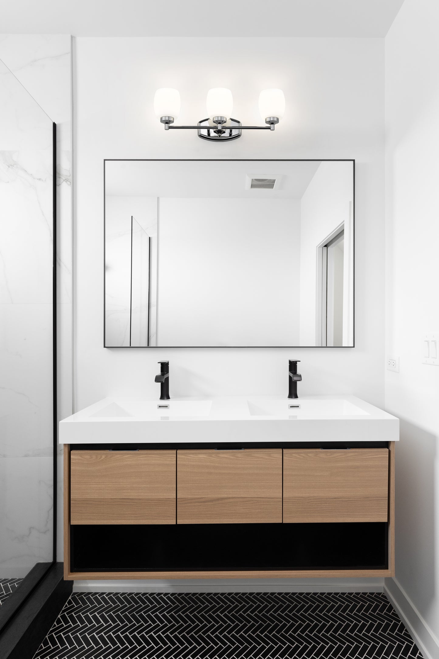 745-3V-CH - Kendrick 3 Light 23" Vanity - Chrome