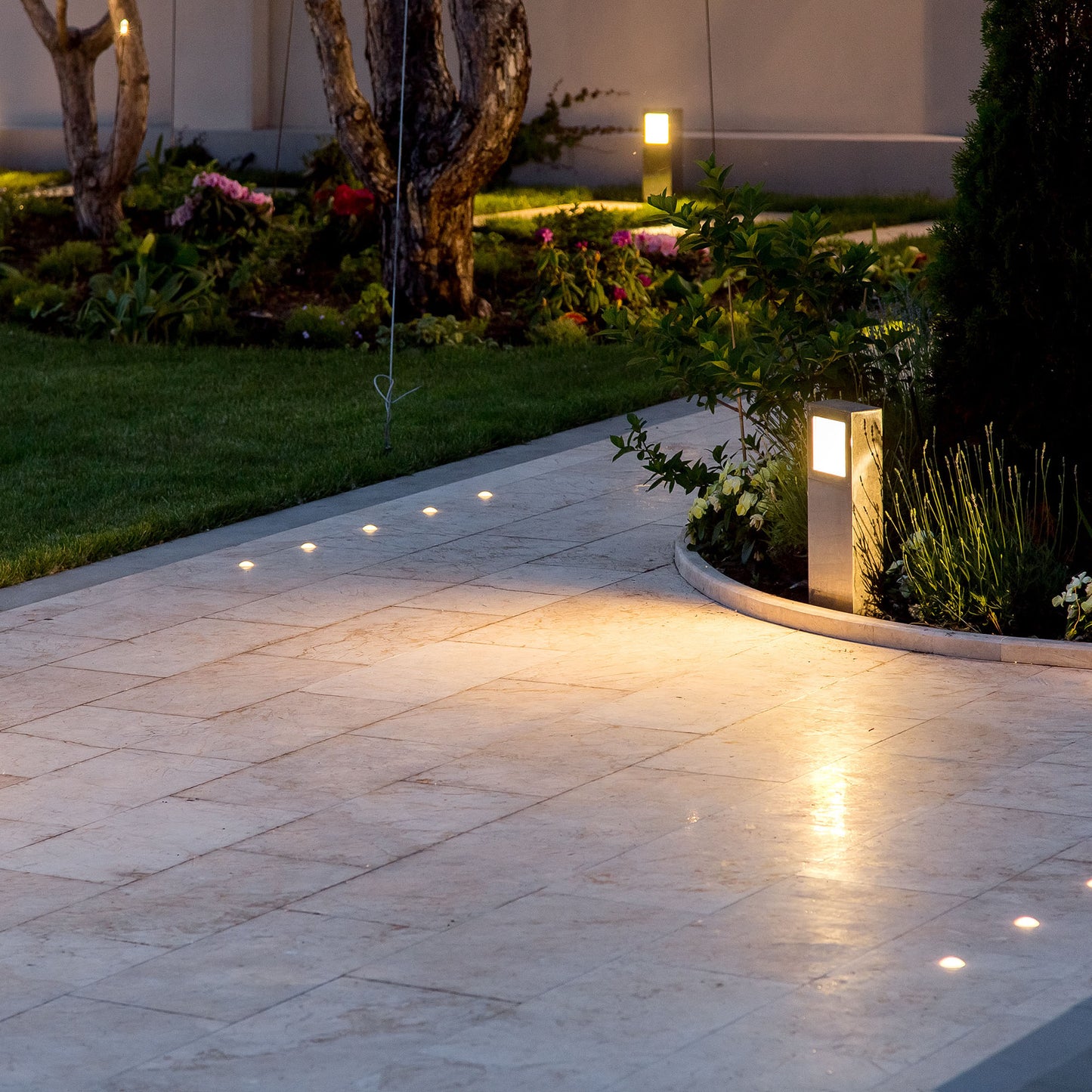 772764 - Dimmable Wet Rated PAR30 Short Neck LED Flood Light Bulb - 10 Watt - 2700K - 4 Pack