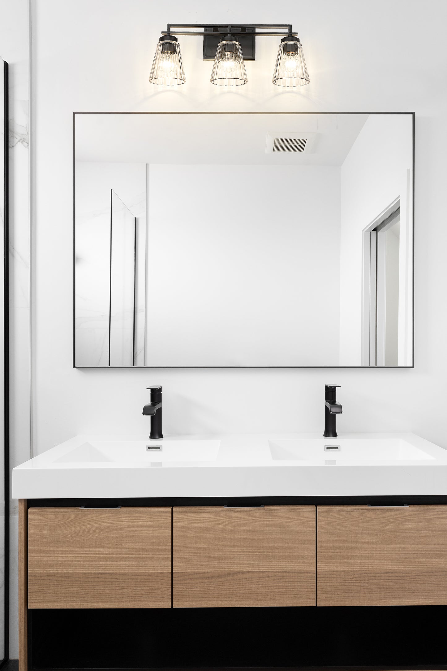 823-3V-MB - Lyna 3 Light 22" Vanity - Matte Black