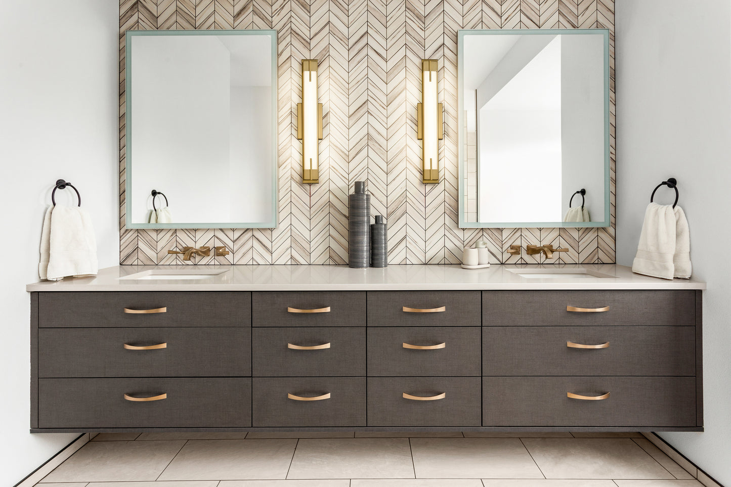 4100-23W-MGLD-LED - Chase 1 Light 23" Vanity - Modern Gold