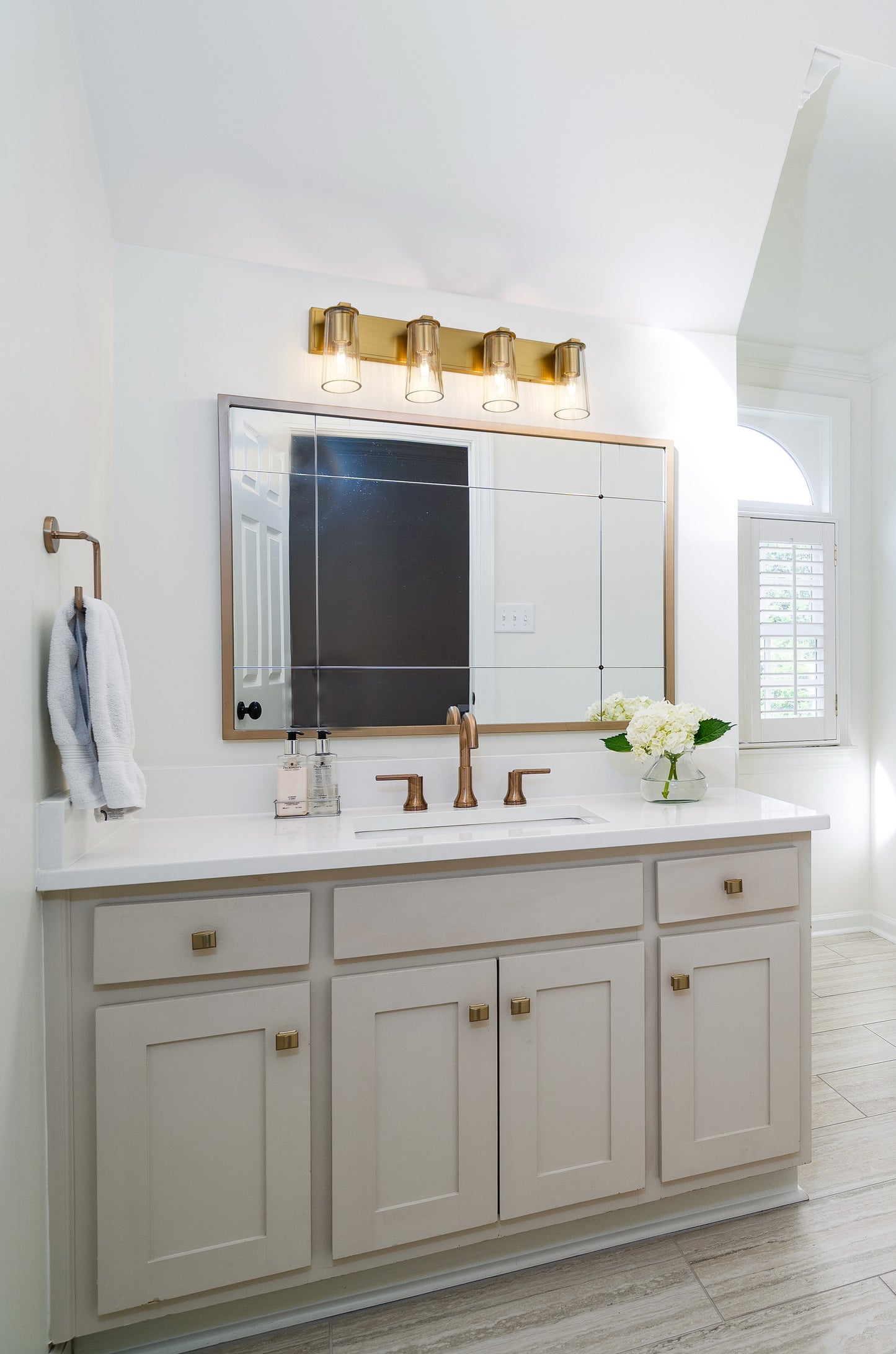 826-4V-MGLD - Titus 4 Light 32" Vanity - Modern Gold
