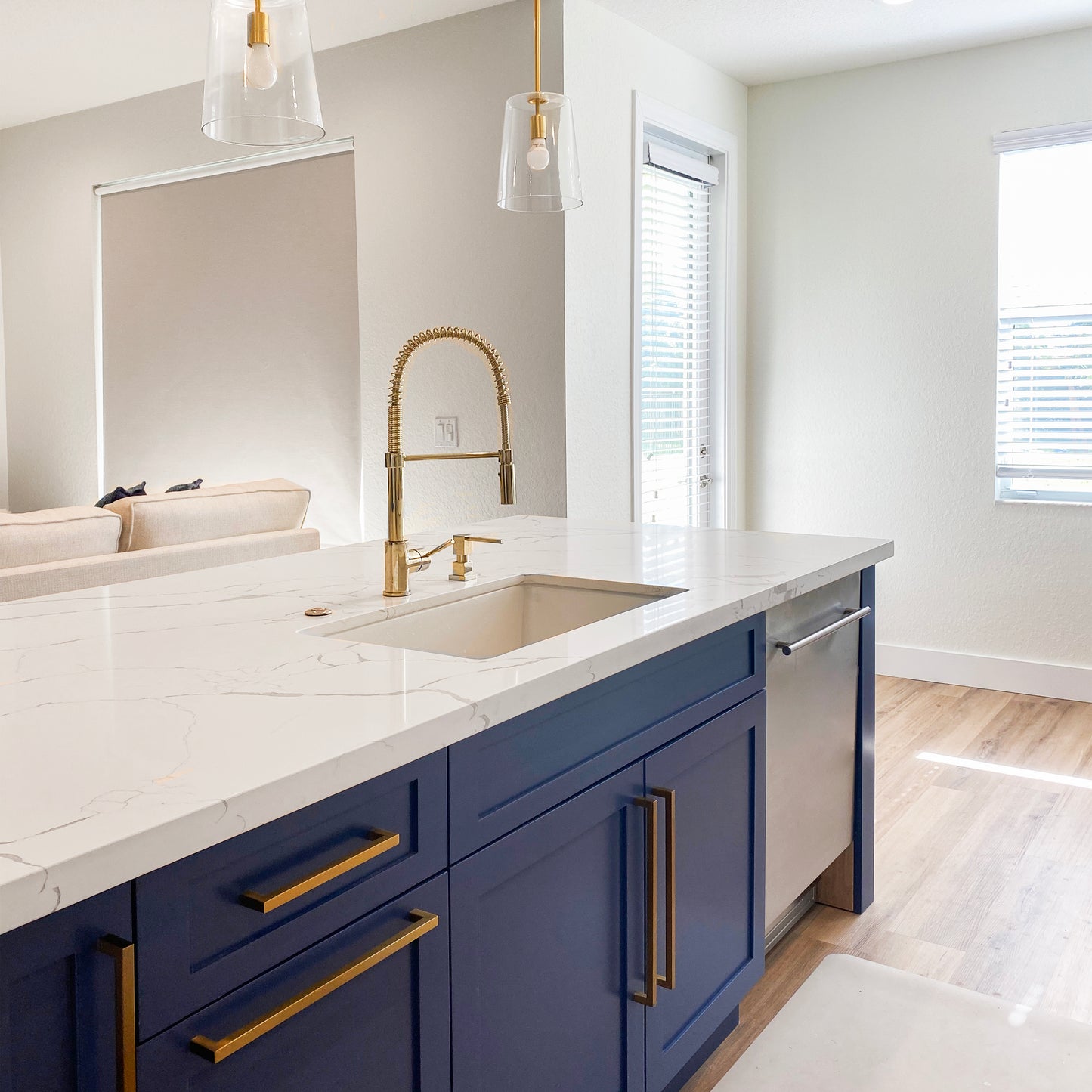 SRA-KF-PG - Sierra Kitchen Faucet in Polished Gold