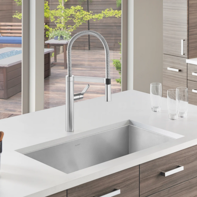 443052 - Quatrus R0 32" Single Bowl Undermount Stainless Steel Kitchen Sink