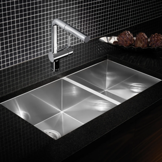 443054 - Quatrus R0 33" 60/40 Double Bowl Undermount Stainless Kitchen Sink