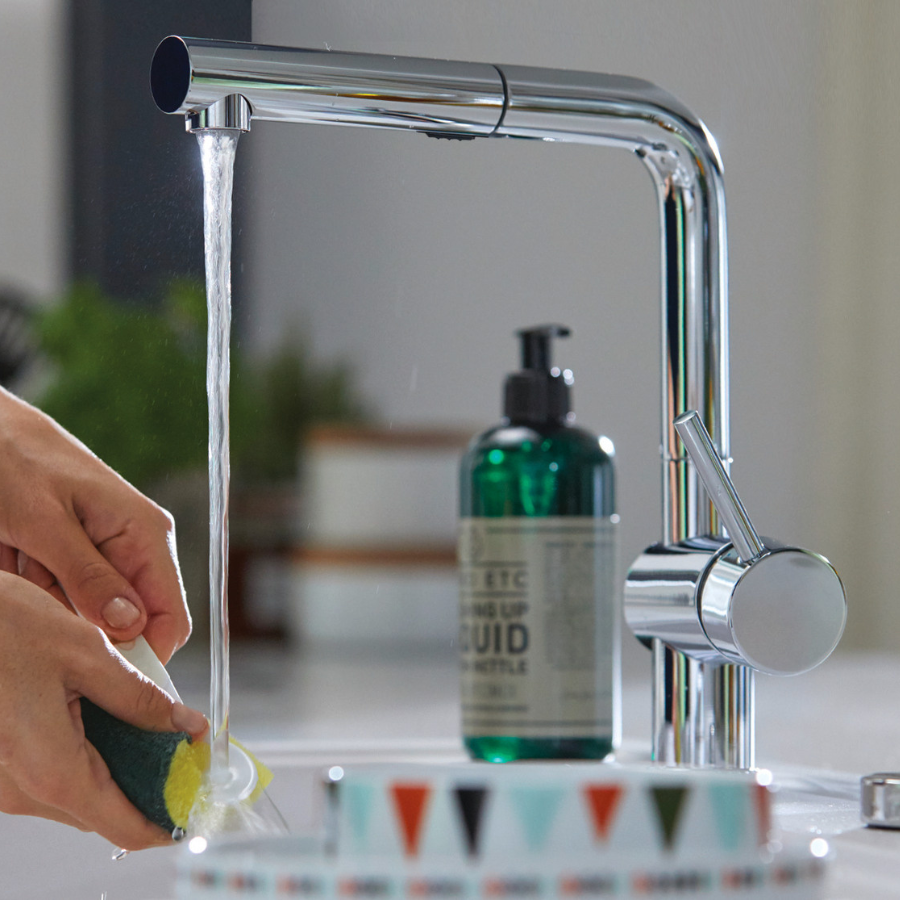 526365 - Linus Low Arc Pull-Out Dual-Spray Kitchen Faucet - Chrome