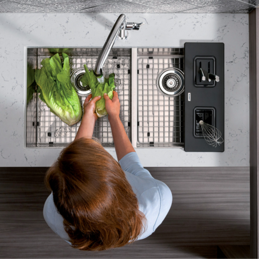 443054 - Quatrus R0 33" 60/40 Double Bowl Undermount Stainless Kitchen Sink