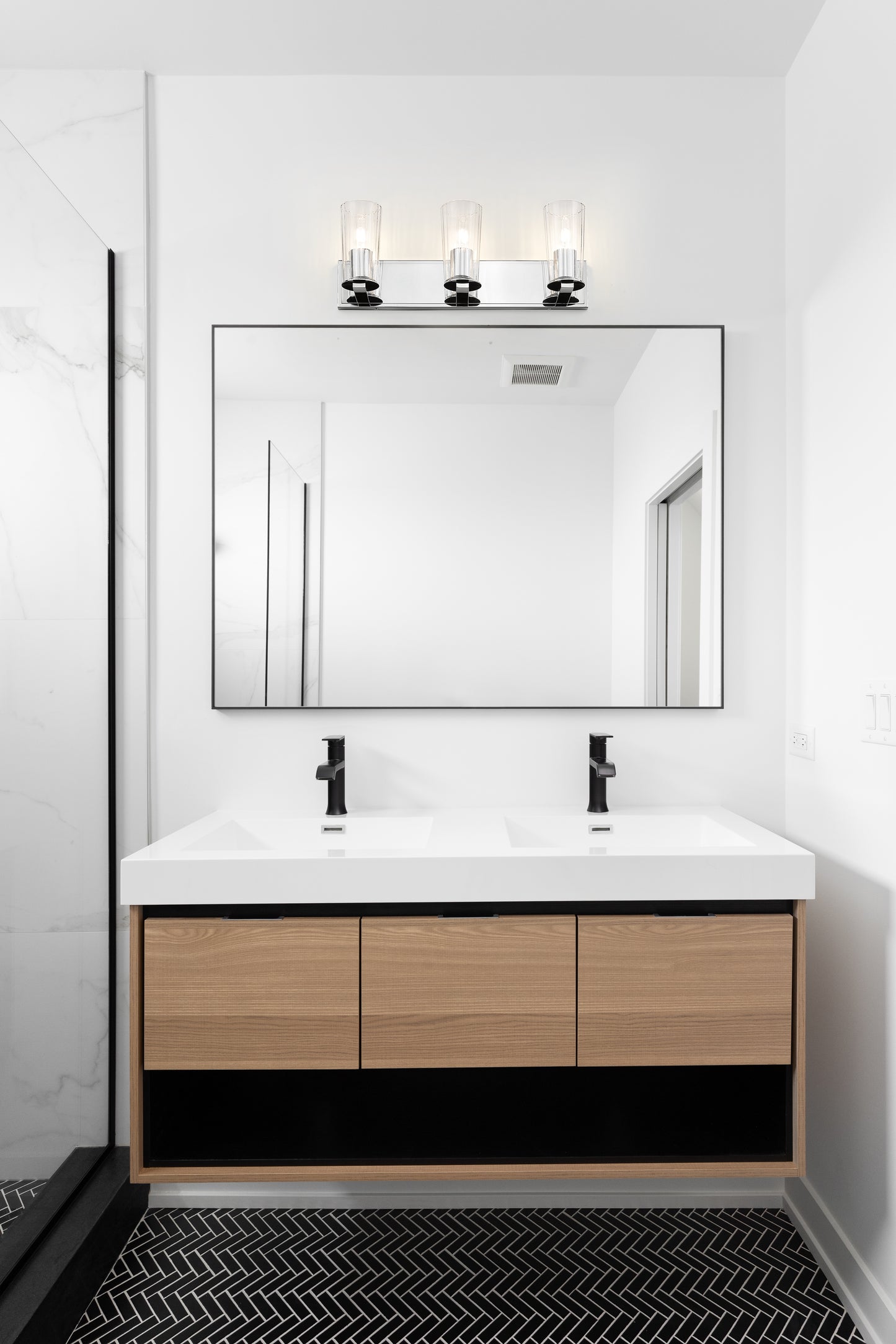 826-3V-CH - Titus 3 Light 24" Vanity - Chrome