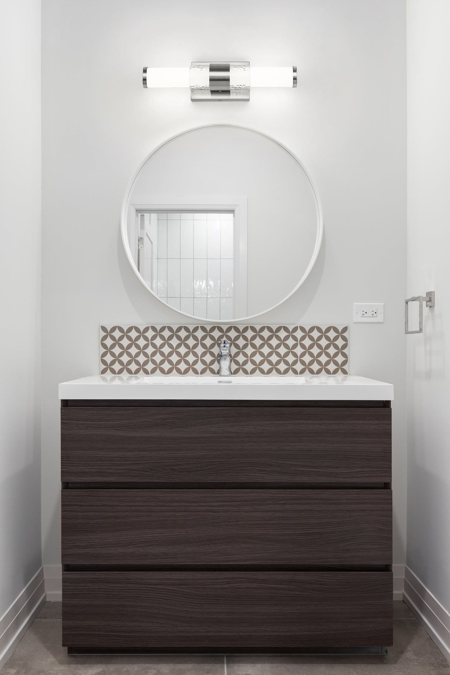 1015-18W-BN-LED - Egon 1 Light 18" Vanity - Brushed Nickel