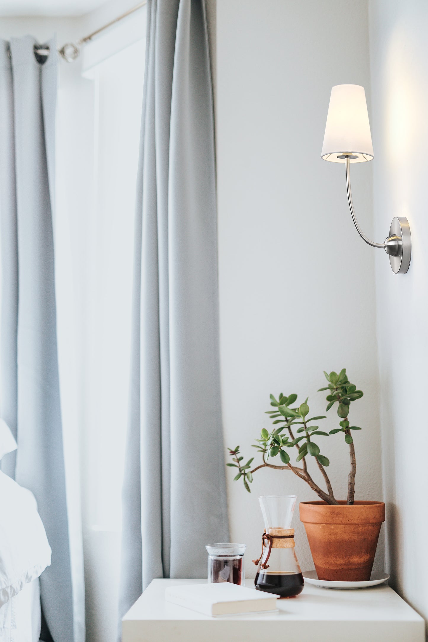 3040-1S-BN - Shannon 1 Light Wall 17" Sconce - Brushed Nickel
