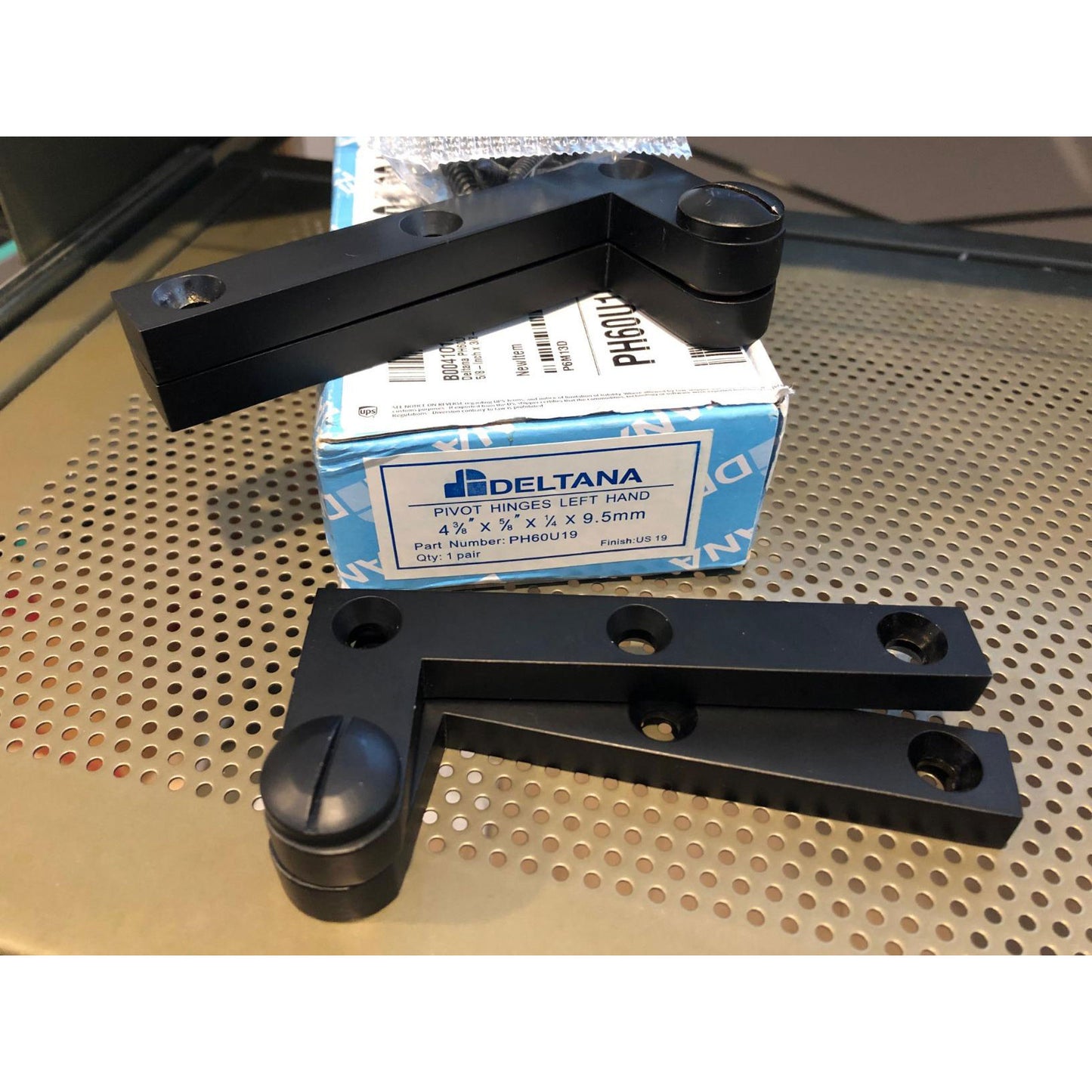 PH60U19 4-3/8" x 5/8" x 1-7/8" Hinge; Black Finish