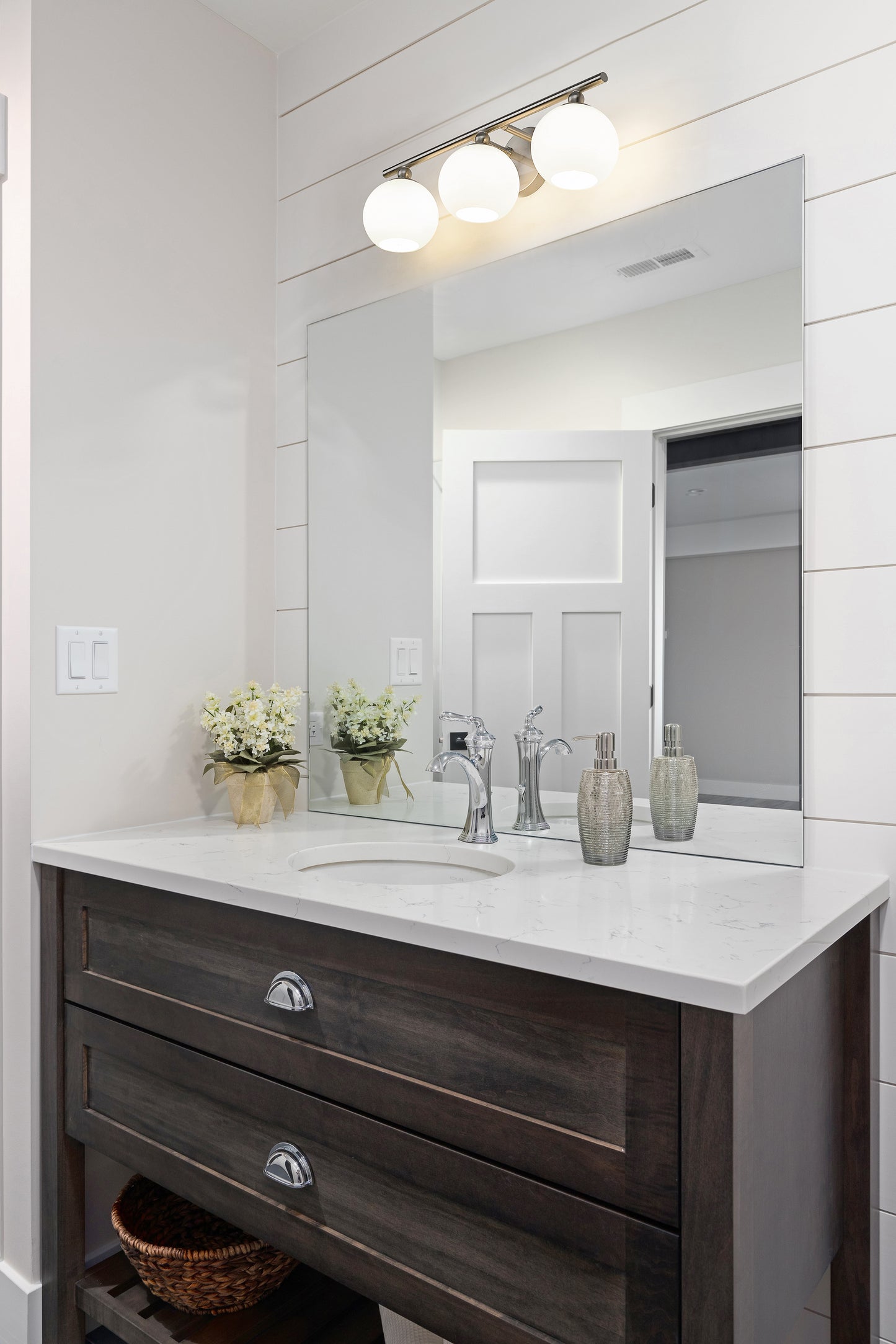 1100-3V-BN - Neoma 3 Light 22" Vanity - Brushed Nickel