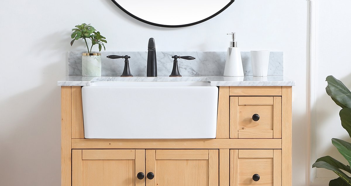 Vanity Backsplash in Carrara White