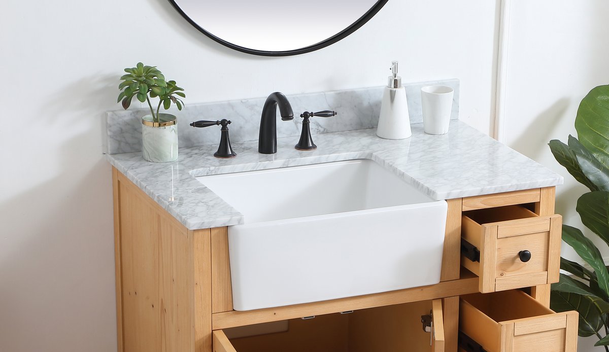Vanity Backsplash in Carrara White
