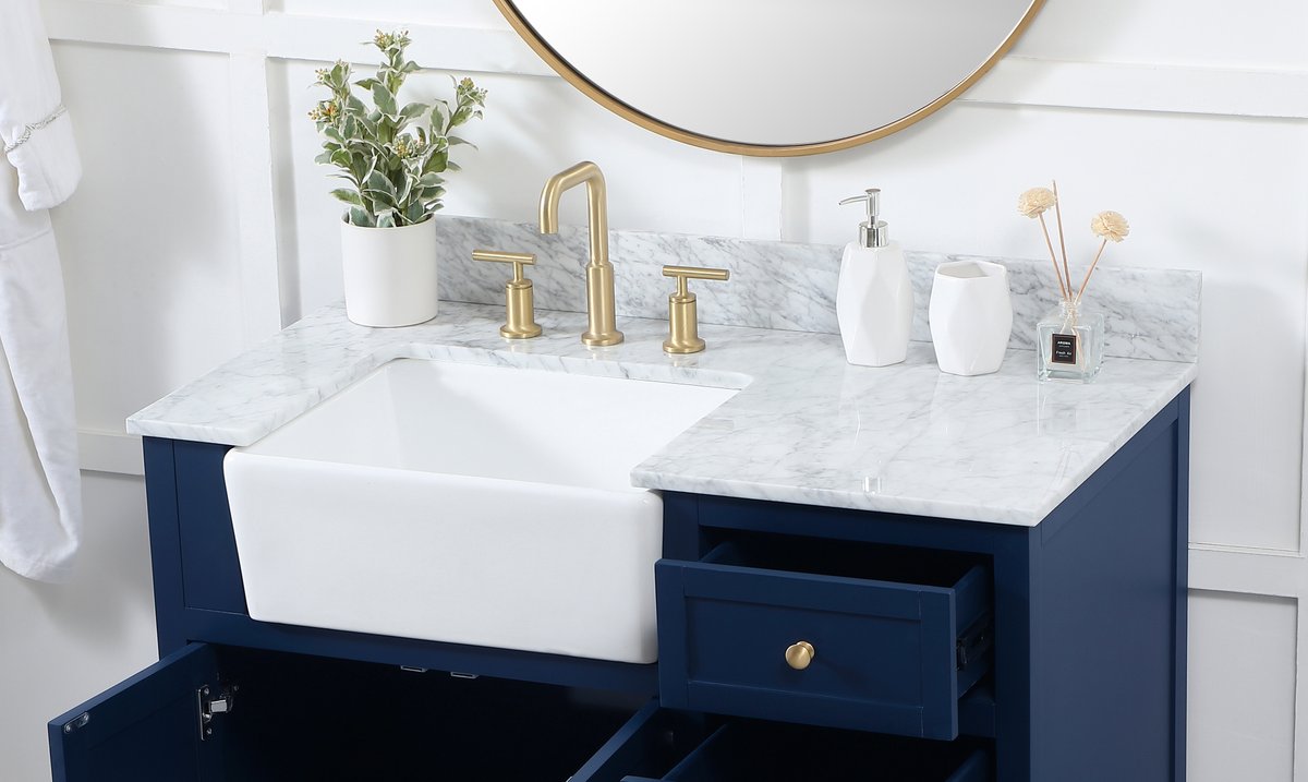 Vanity Backsplash in Carrara White