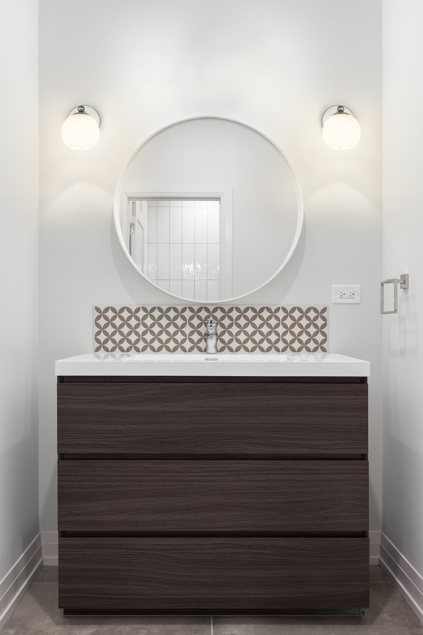 1100-1S-BN - Neoma 1 Light Wall 7" Sconce - Brushed Nickel