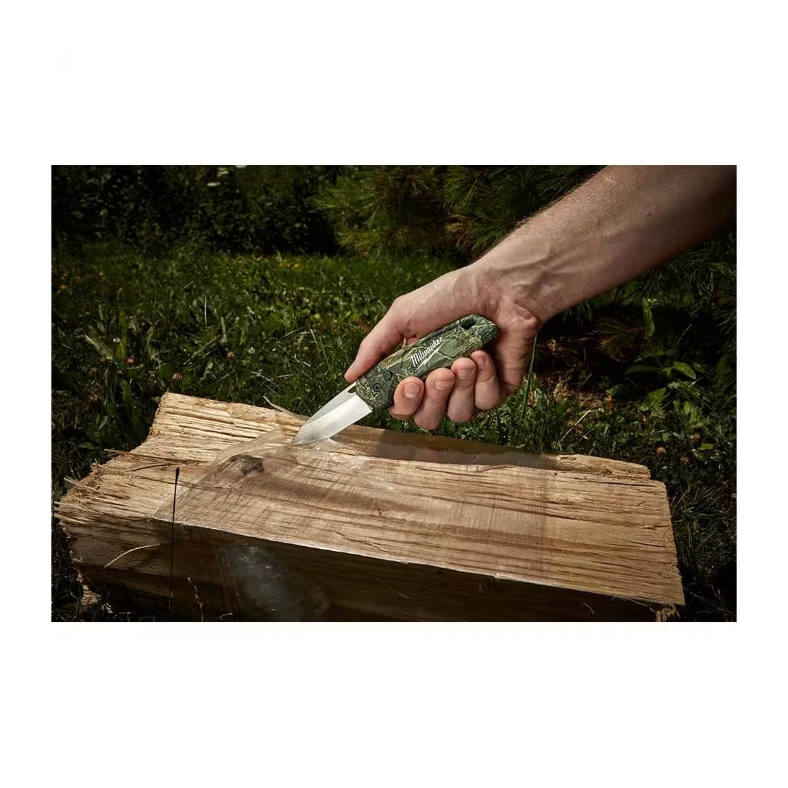 48-22-1524 - Fastback Camo Folding Knife