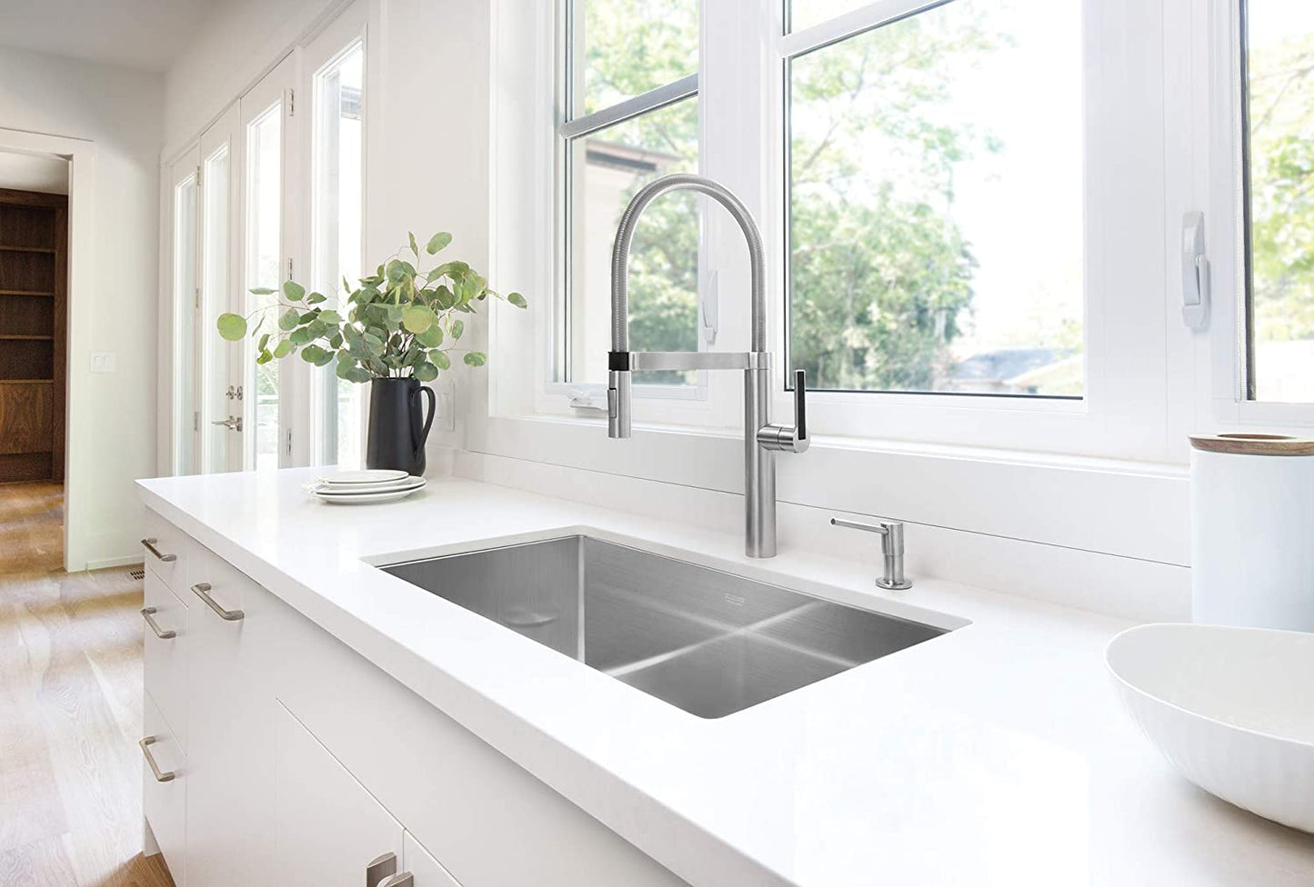 Blanco 401991 Solenta 1.5 GPM Semi-Pro Kitchen Faucet in Stainless