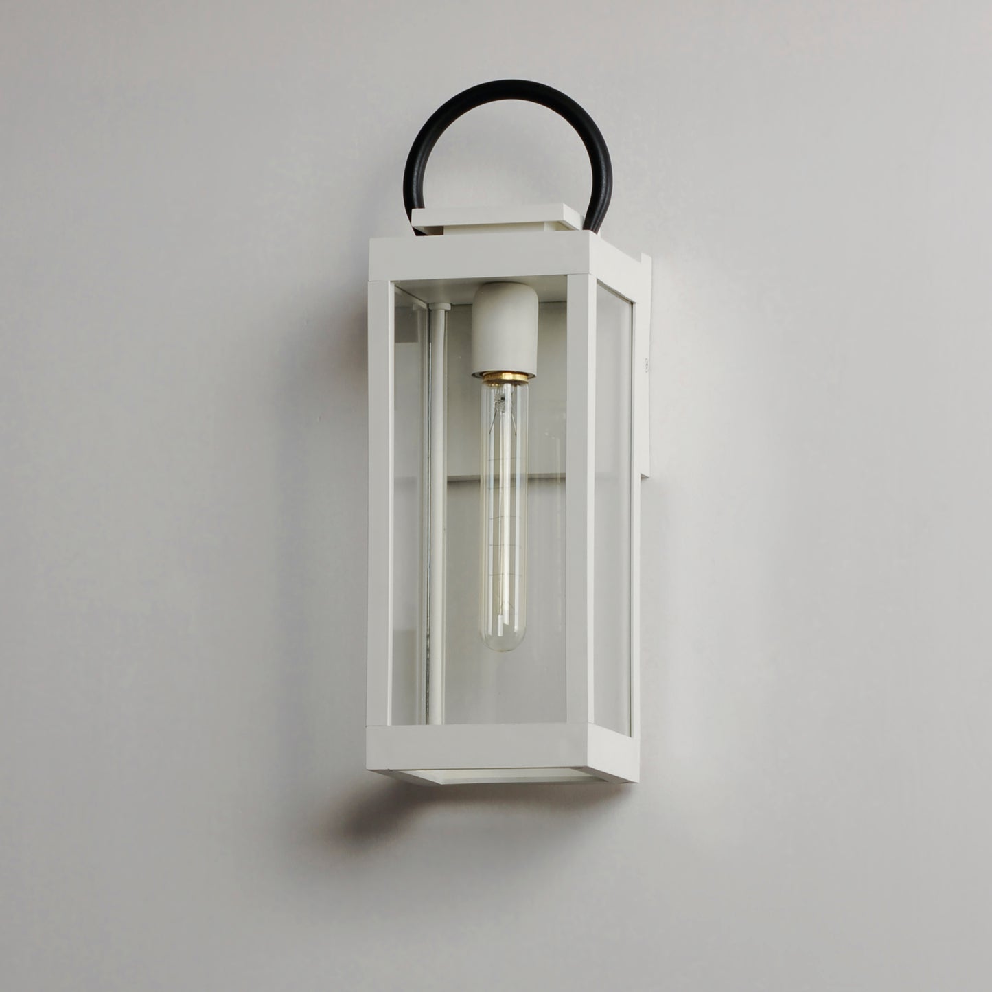 40314CLWTBK - Nassau Vivex 16" Outdoor Wall Sconce - White / Black