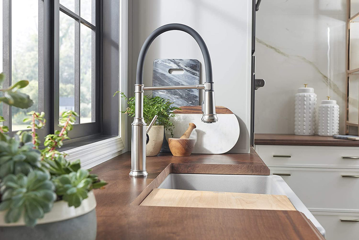 Blanco  Empressa Semi-Pro Pull-Down Dual Spray Kitchen Faucet, 1.5 GPM