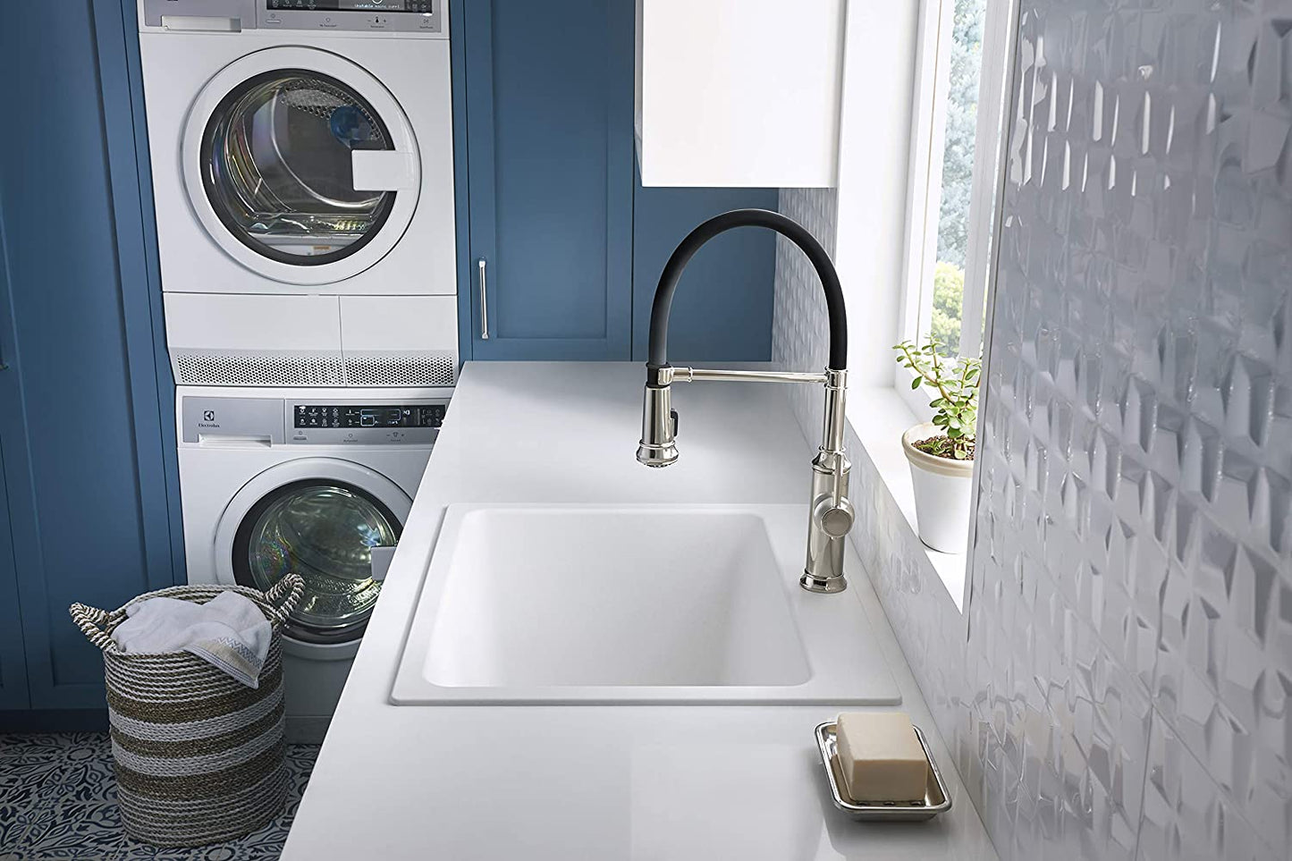 Blanco  Empressa Semi-Pro Pull-Down Dual Spray Kitchen Faucet, 1.5 GPM