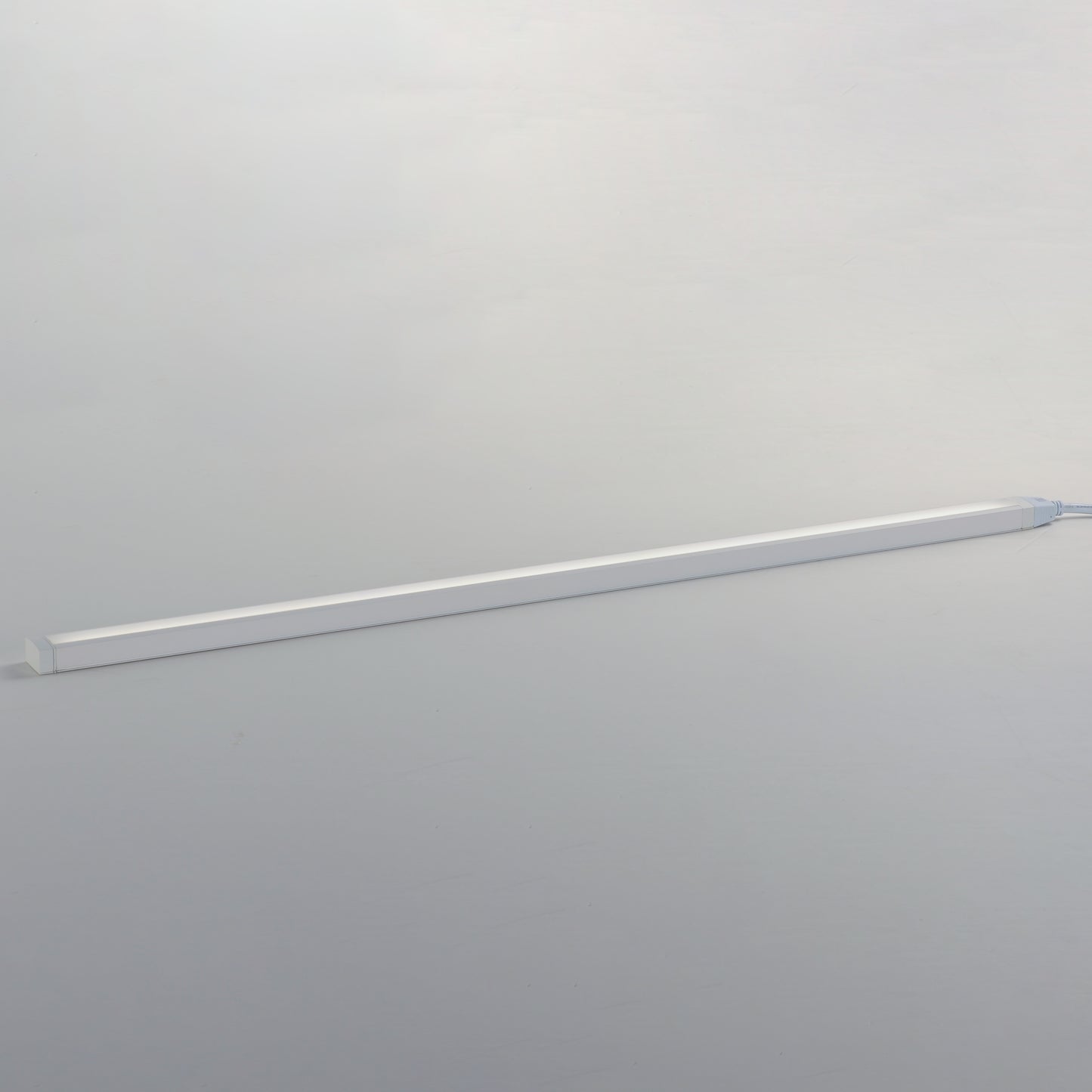 88955WT - CounterMax 120V Slim 36" LED UC White Tunable - White