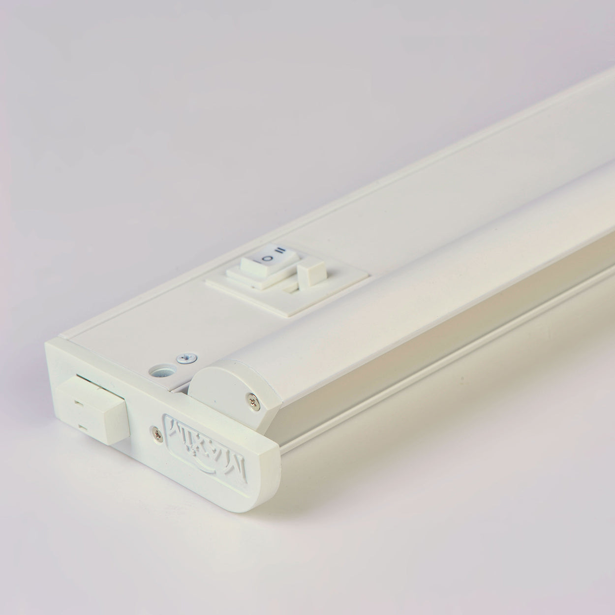 89867WT - CounterMax 5K 36'' 2700-5000K LED Under Cabinet - White