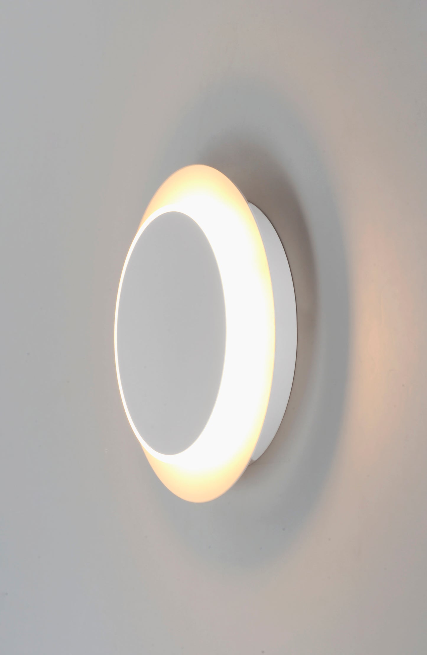 E20090-MW - Revolver LED Flush Mount / Wall Sconce - Matte White