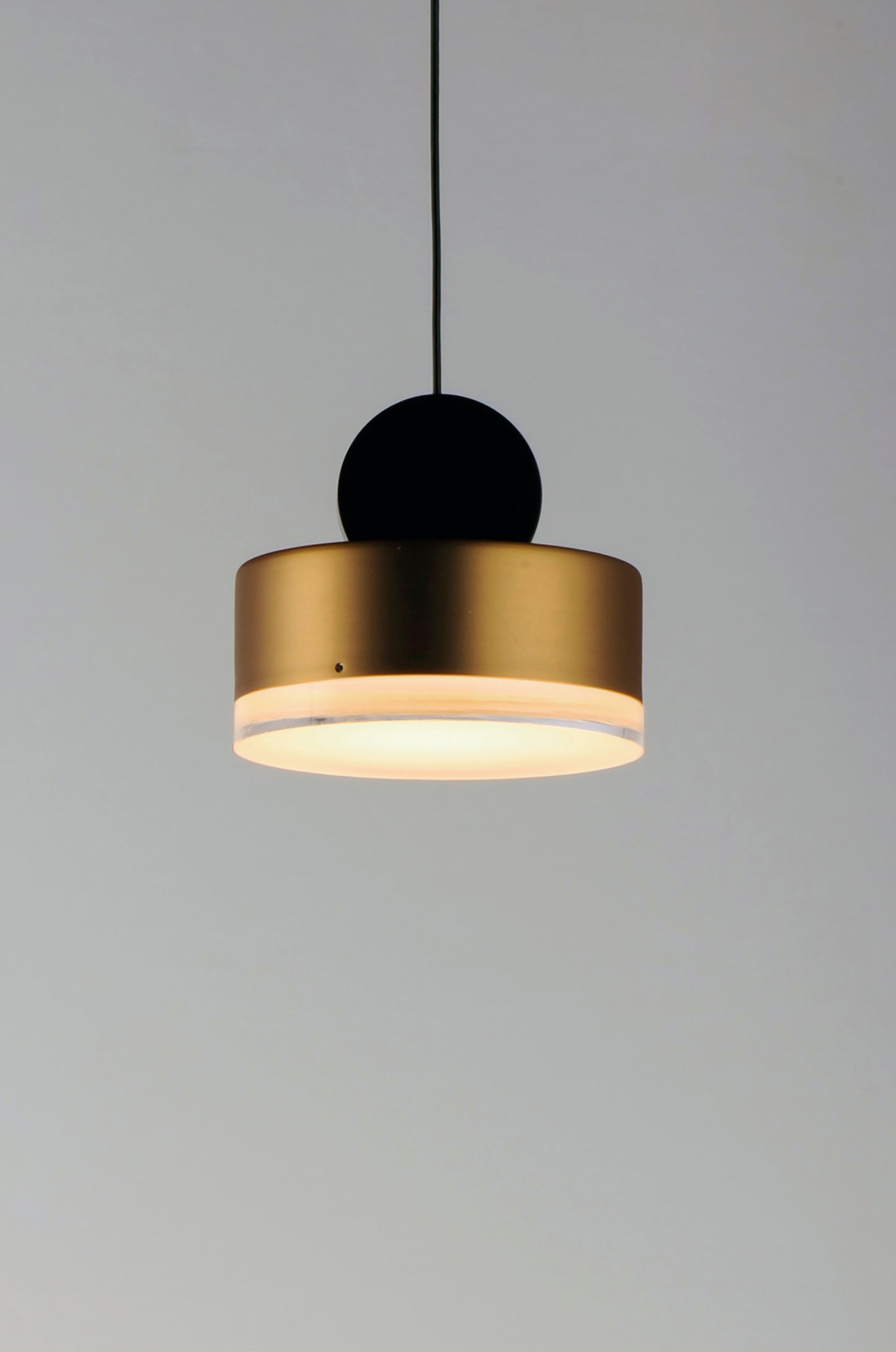 E20861-75BKGLD - Nob 4.75" Pendant - Black / Gold