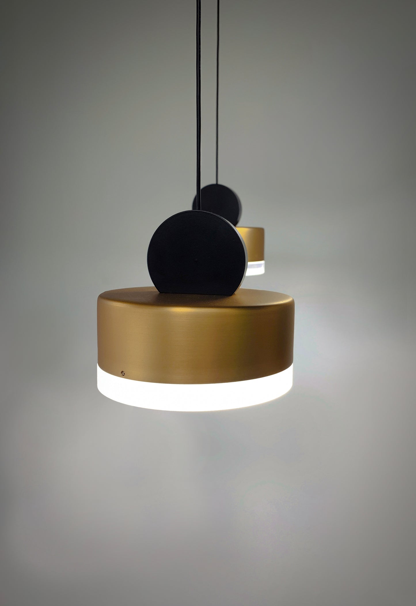E20861-75BKGLD - Nob 4.75" Pendant - Black / Gold
