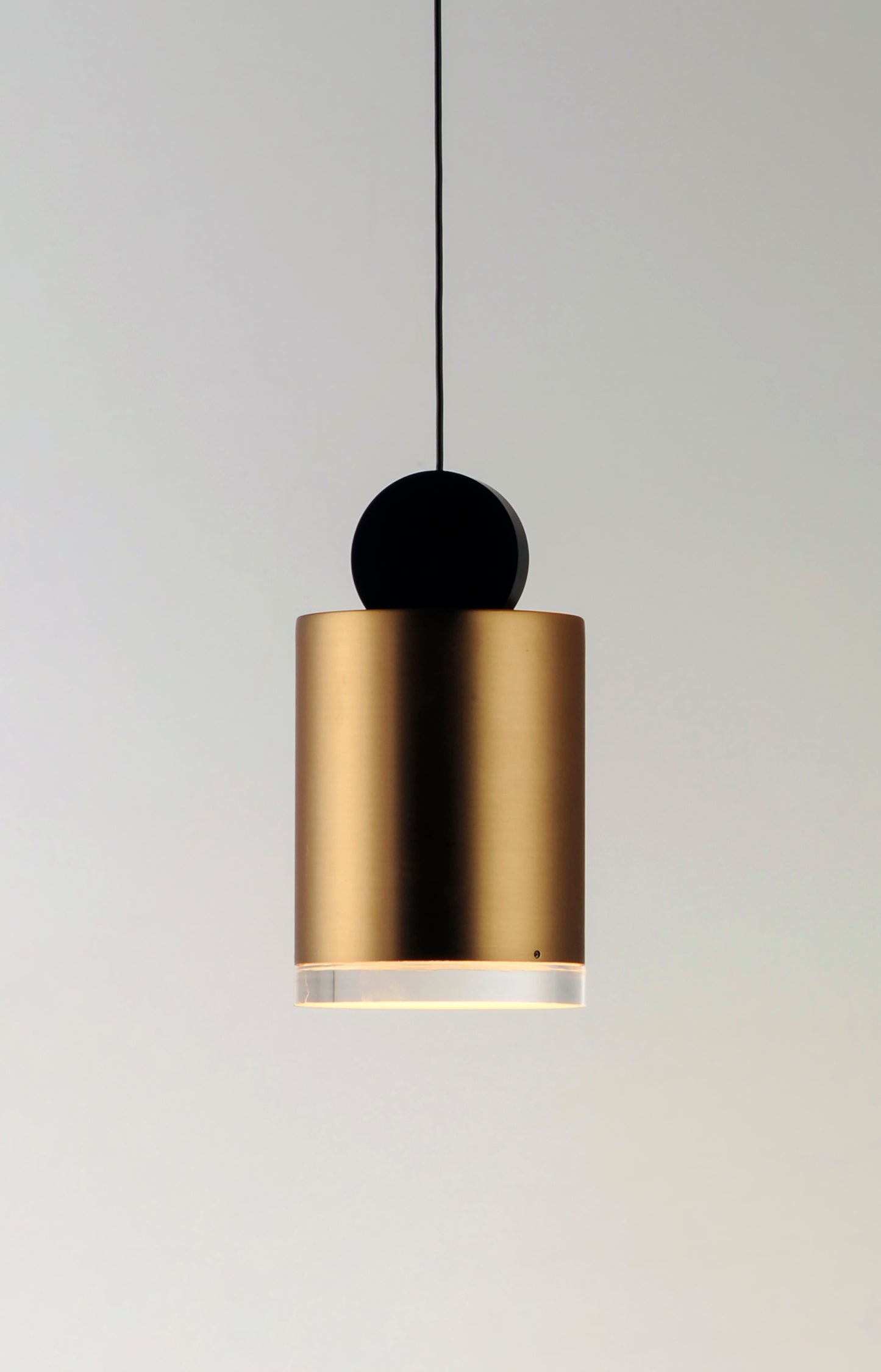 E20862-75BKGLD - Nob 7.5" Pendant - Black / Gold