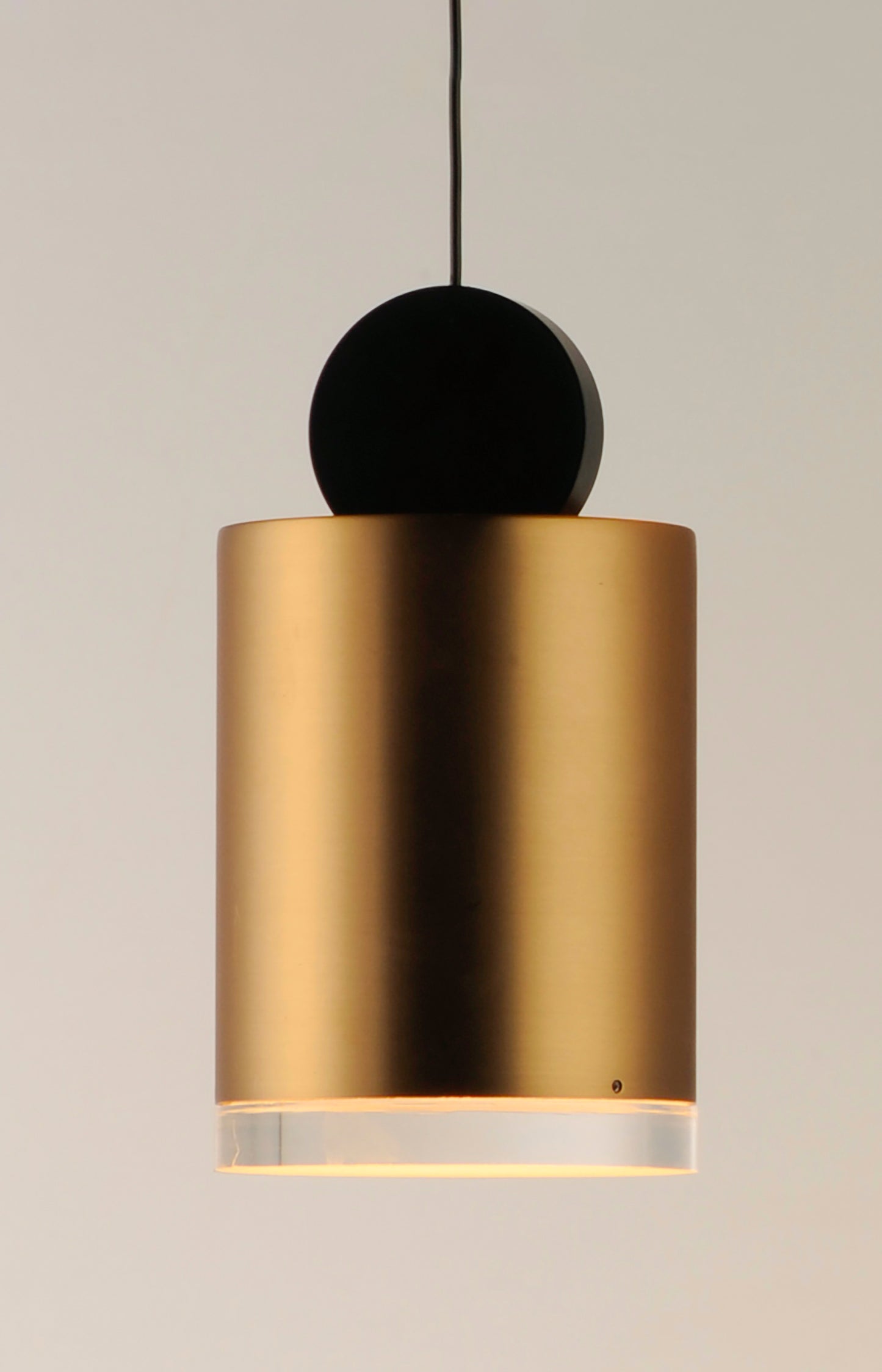 E20862-75BKGLD - Nob 7.5" Pendant - Black / Gold
