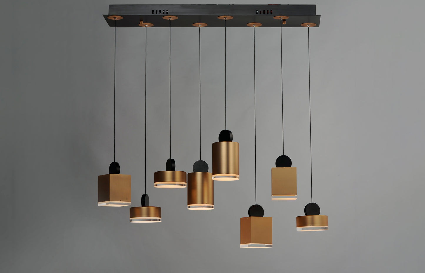 E20867-75BKGLD - Nob 33" Chandelier - Black / Gold
