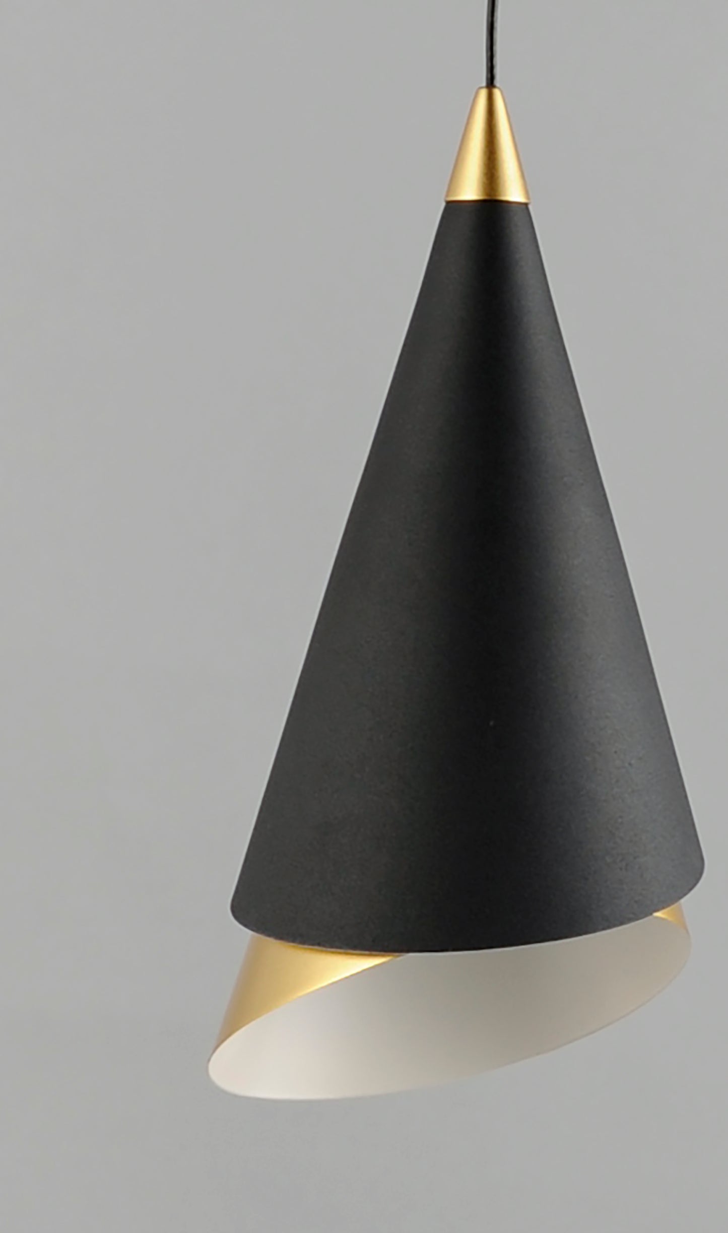 E21441-BKMG - Mermaid 9.25" Pendant - Black / Metallic Gold